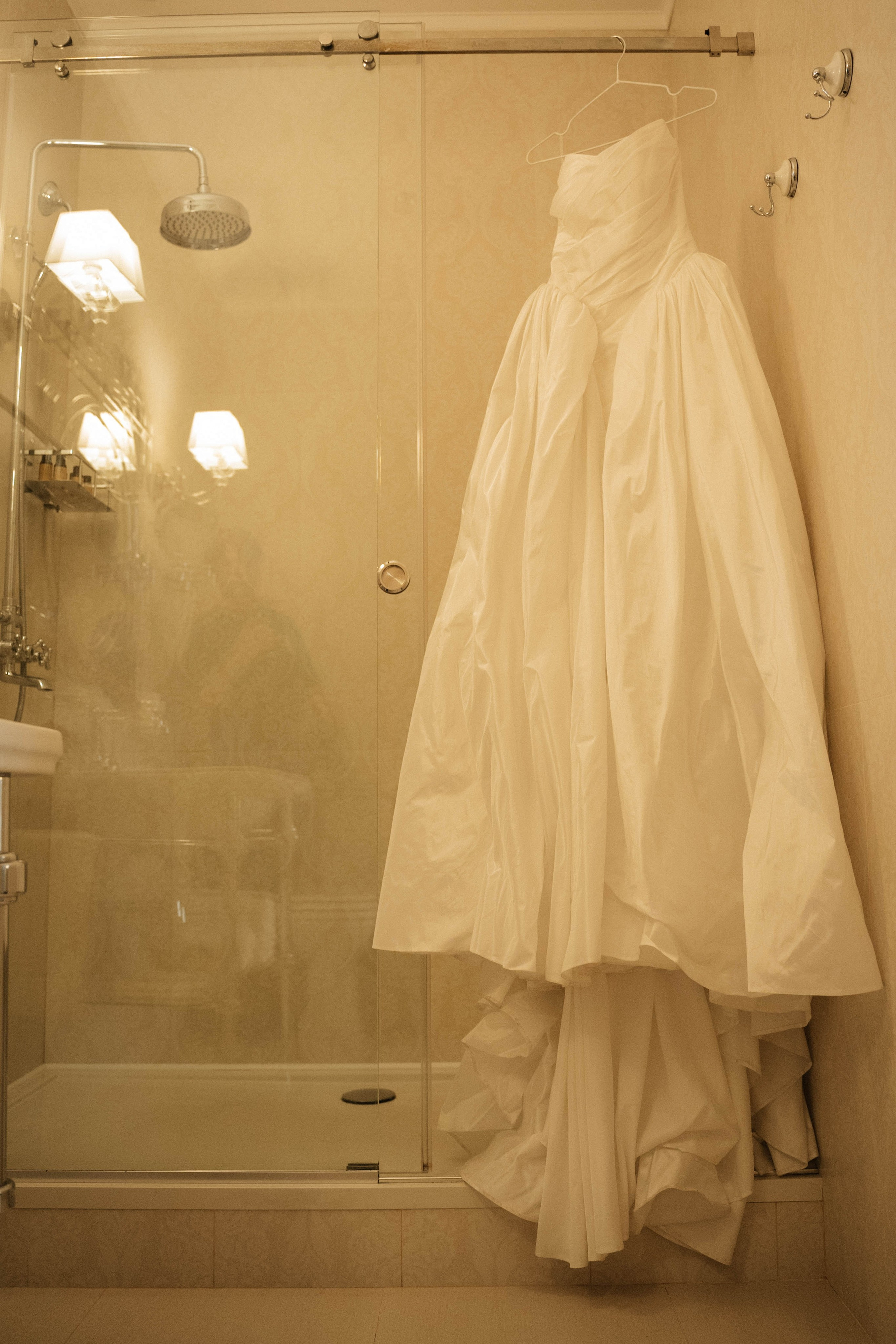 Алексей и Анастасия, творческая съемка в отеле Амбассадор. Свадебный фотограф Москва Александра Аверкова