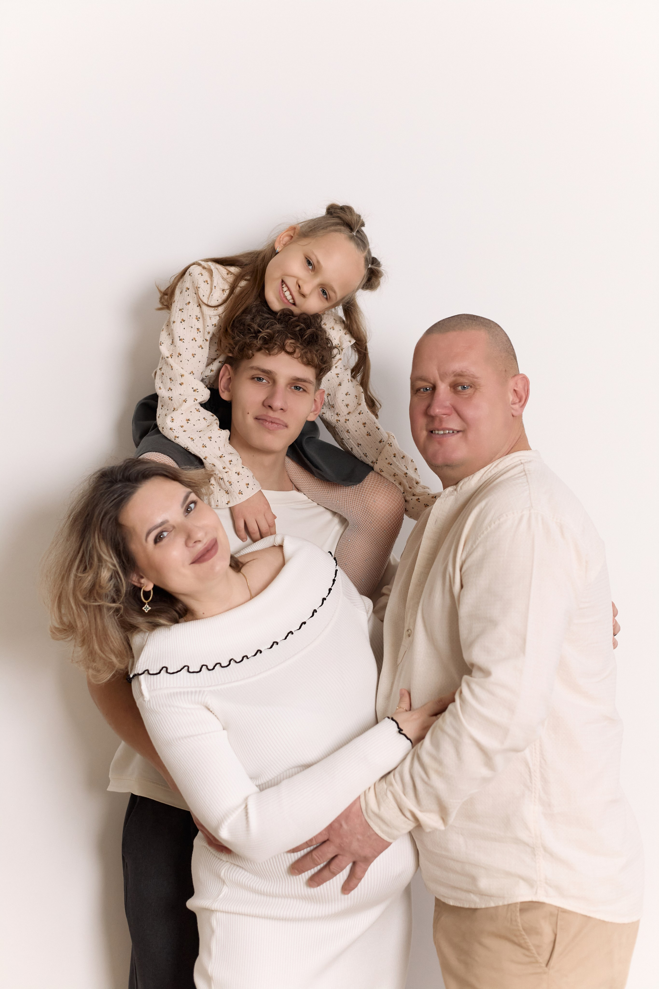 Сергей & Татьяна & Ярослав & Таисия. Фотограф Елизавета Наумова