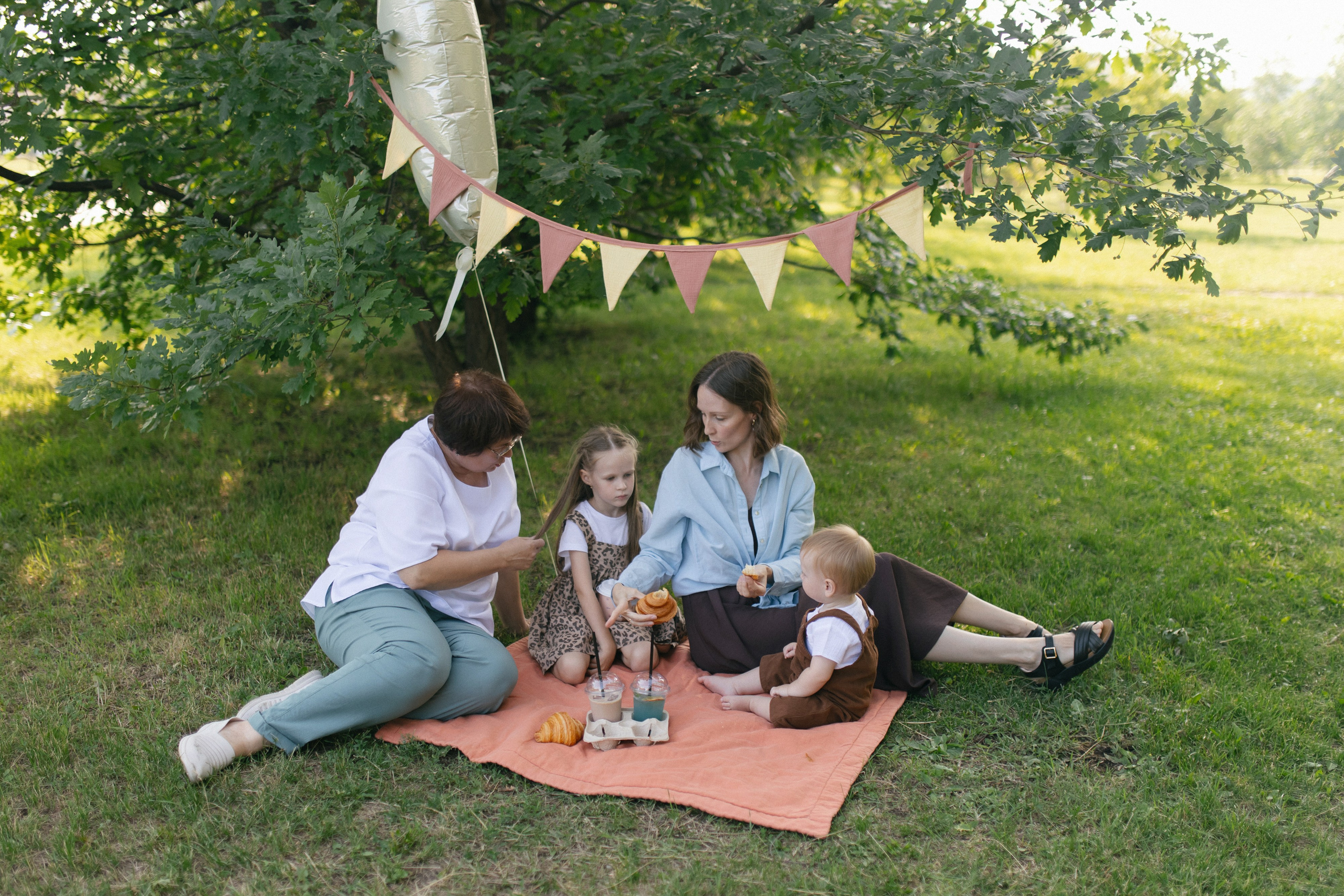 ЛИЛЯ, ДИМА, МИРА И АРТЕМ ` 25. Maria Startseva Photo