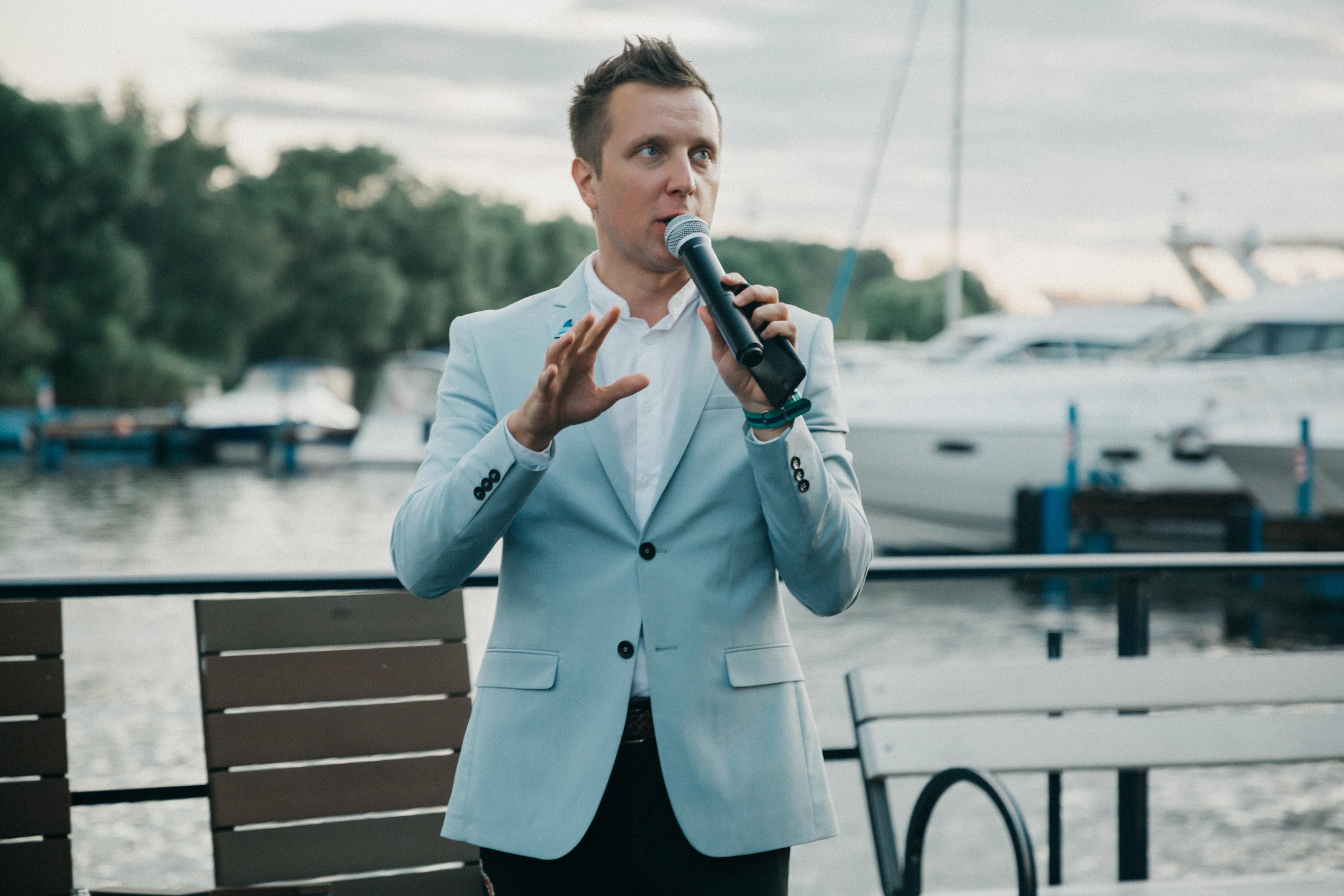 Ведущий Алексей Зубков. Ведущий на свадьбу в Москве Зубков Алексей