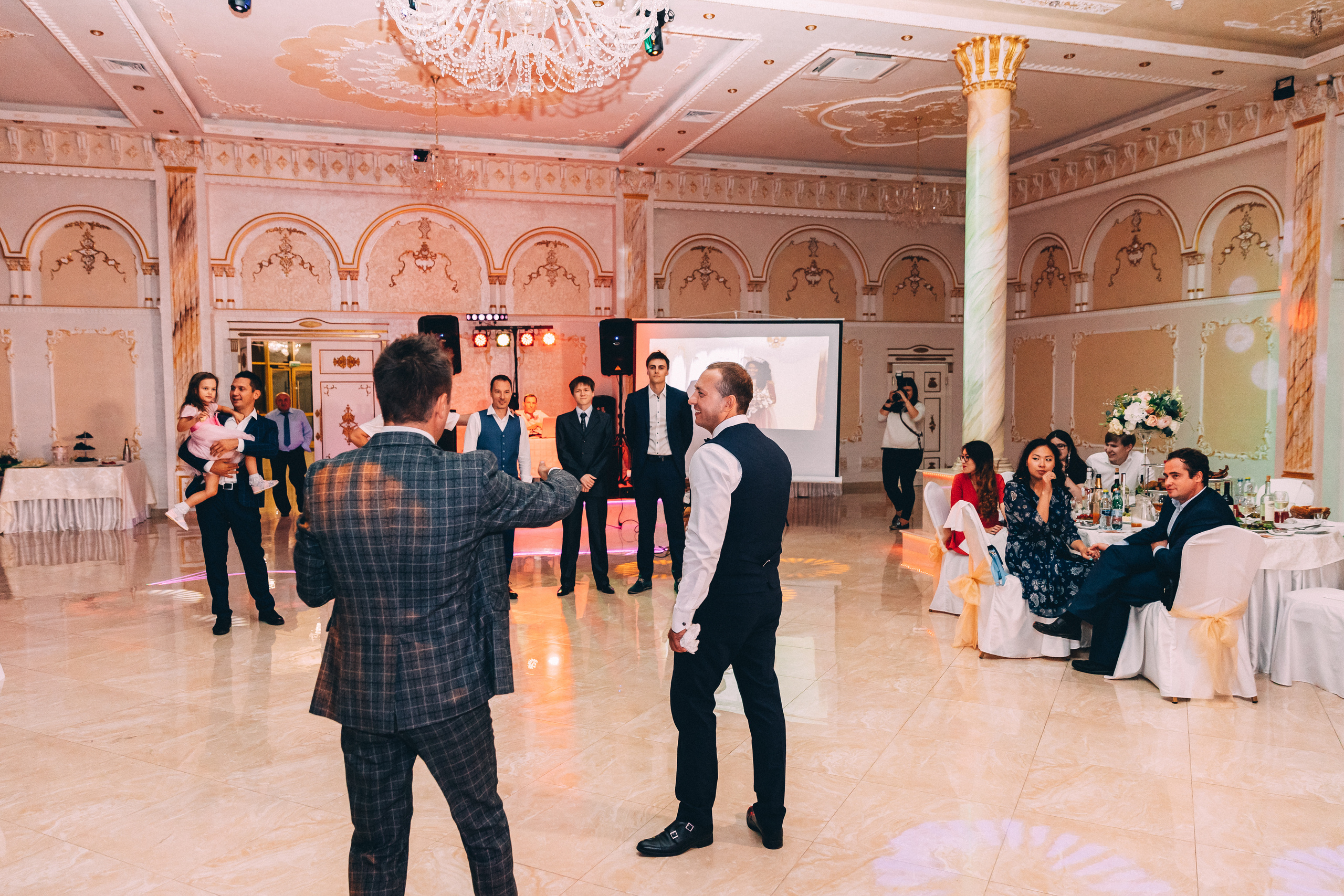 Ведущий Алексей Зубков. Ведущий на свадьбу в Москве Зубков Алексей