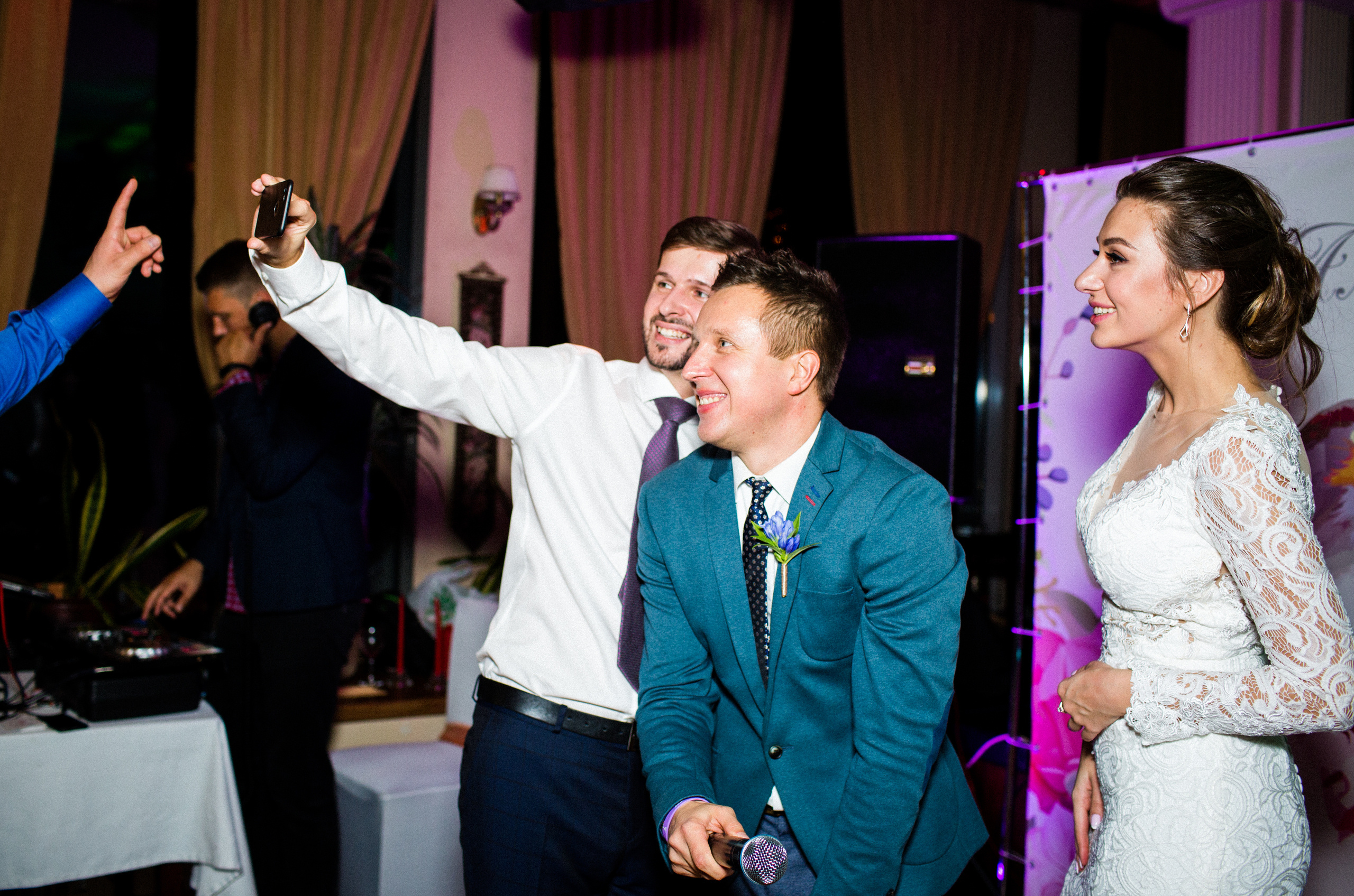 Ведущий Алексей Зубков. Ведущий на свадьбу в Москве Зубков Алексей