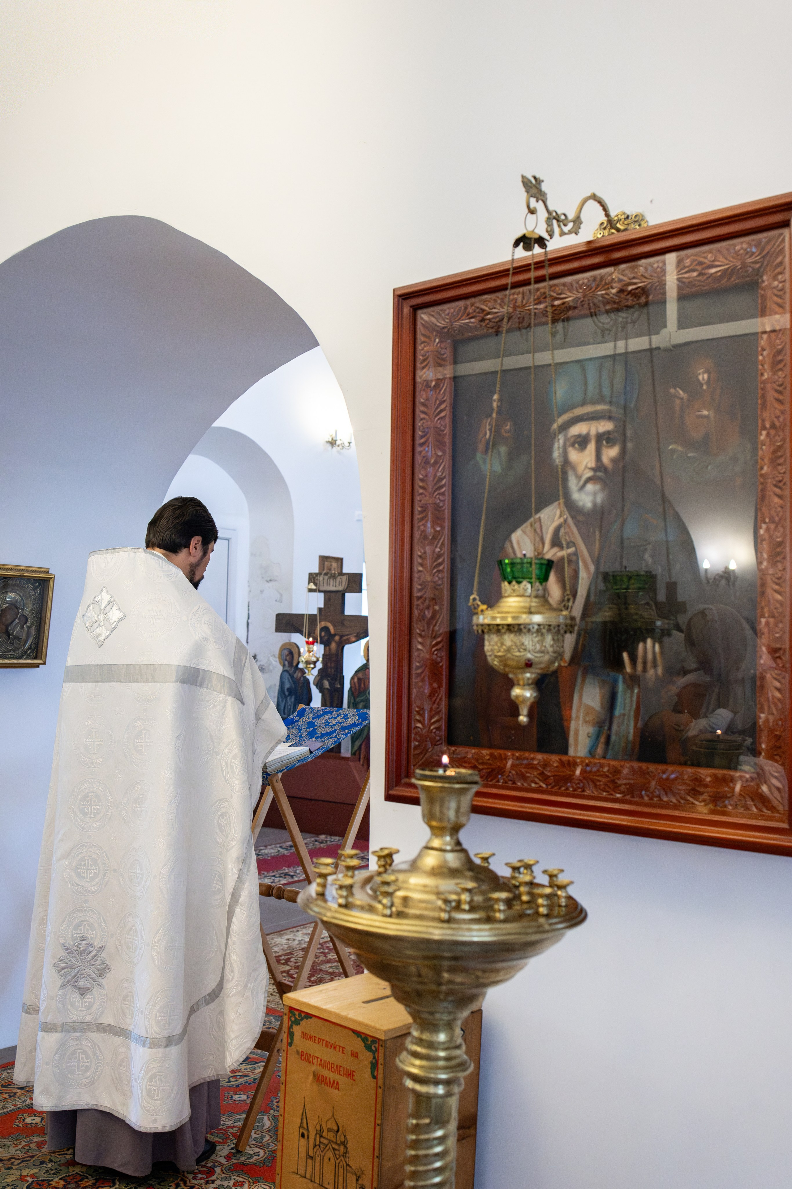 Таинство Крещения малыша в храме Воскресения Христова, с. Трубино (Калужская обл.). Надежда Стар семейный и церковный фотограф в Жукове и Калужской области