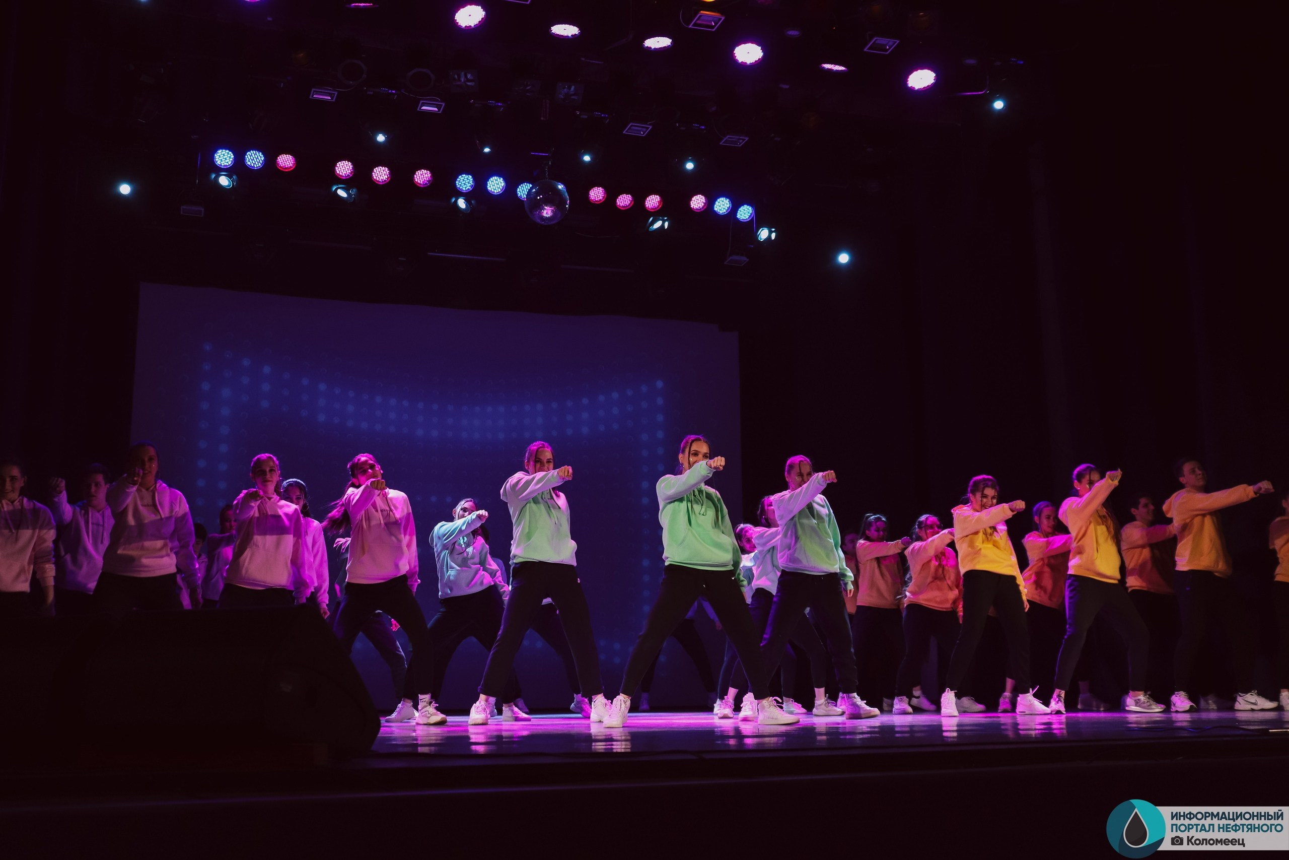 Репортажная съёмка с концертов во дворце молодёжи УГНТУ. Свадебный и семейный фотограф в Уфе и Башкирии Дмитрий Коломеец