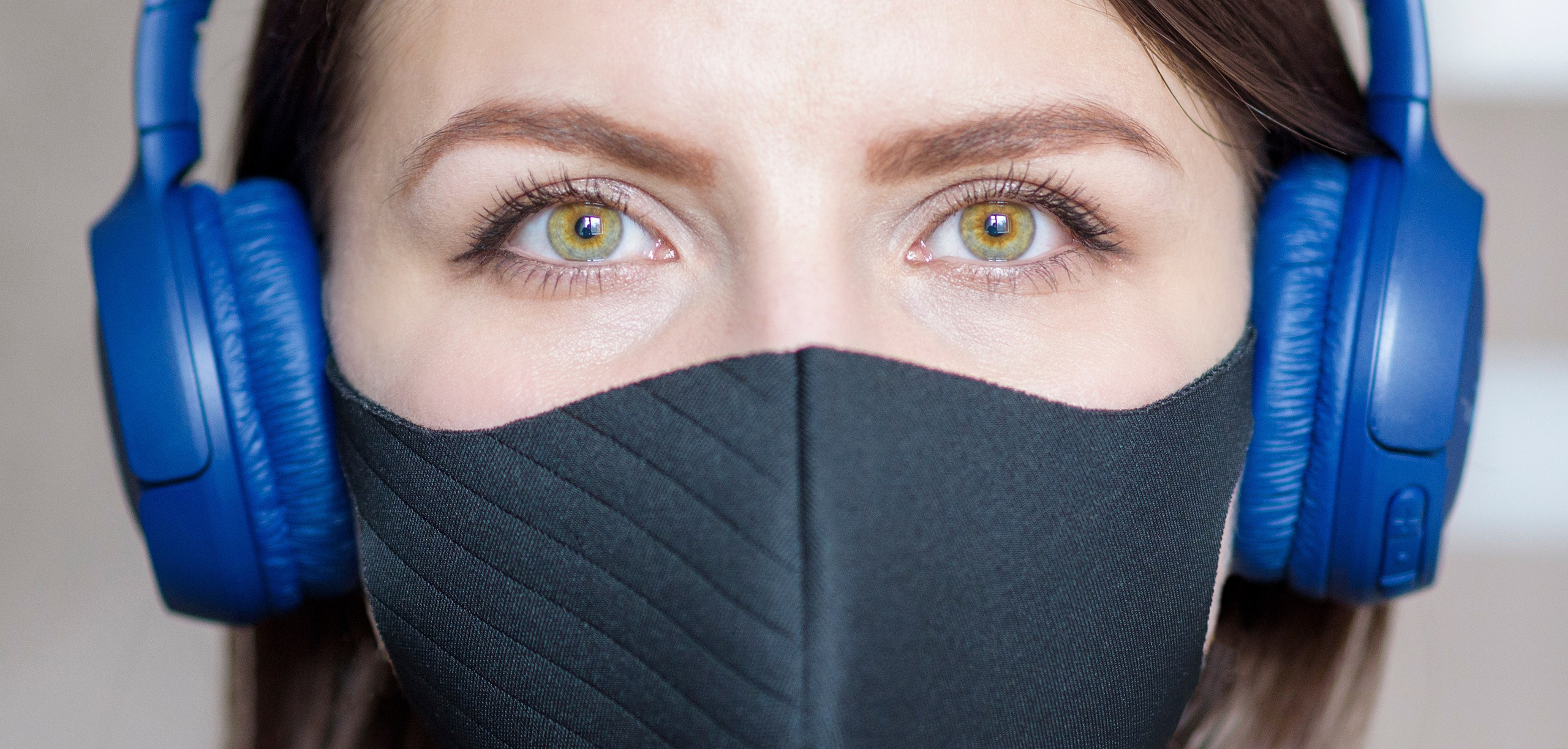 Фотопроект самоизоляция, одиночество, девушка в маске. арт-фотография, философия, наушники