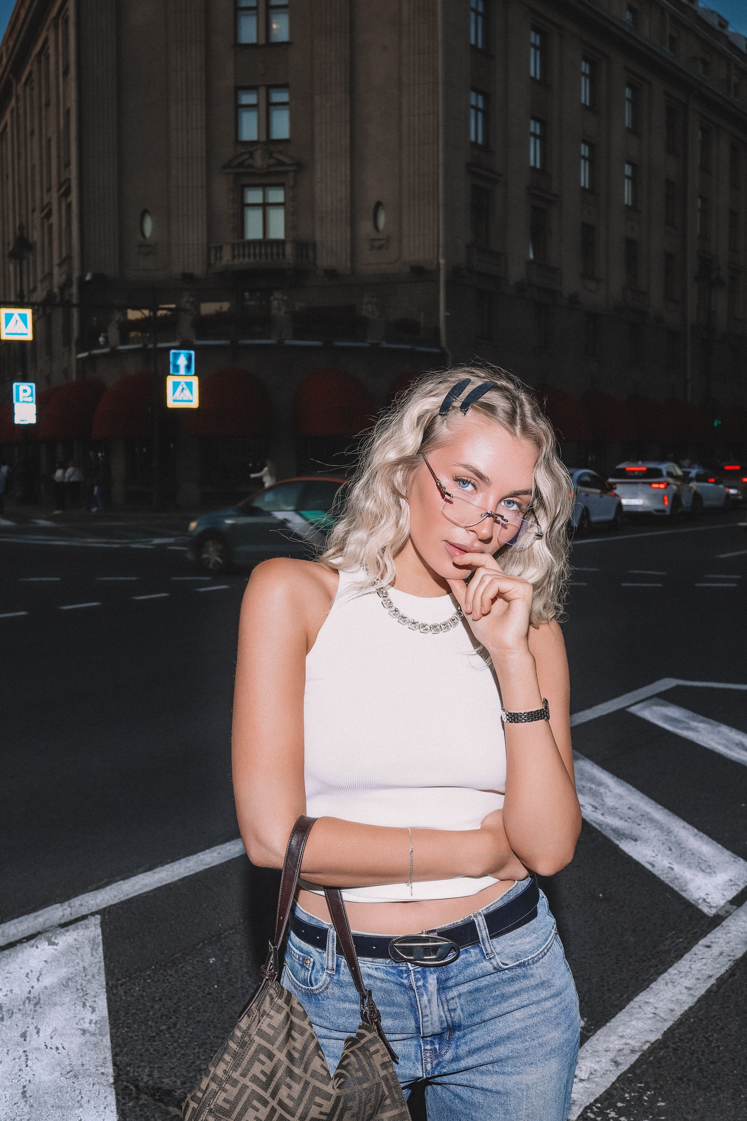 Полина — вечерний Петербург, съёмка со вспышкой | О. Беляева. Фотограф Олеся Беляева | Санкт-Петербург и Ленобласть