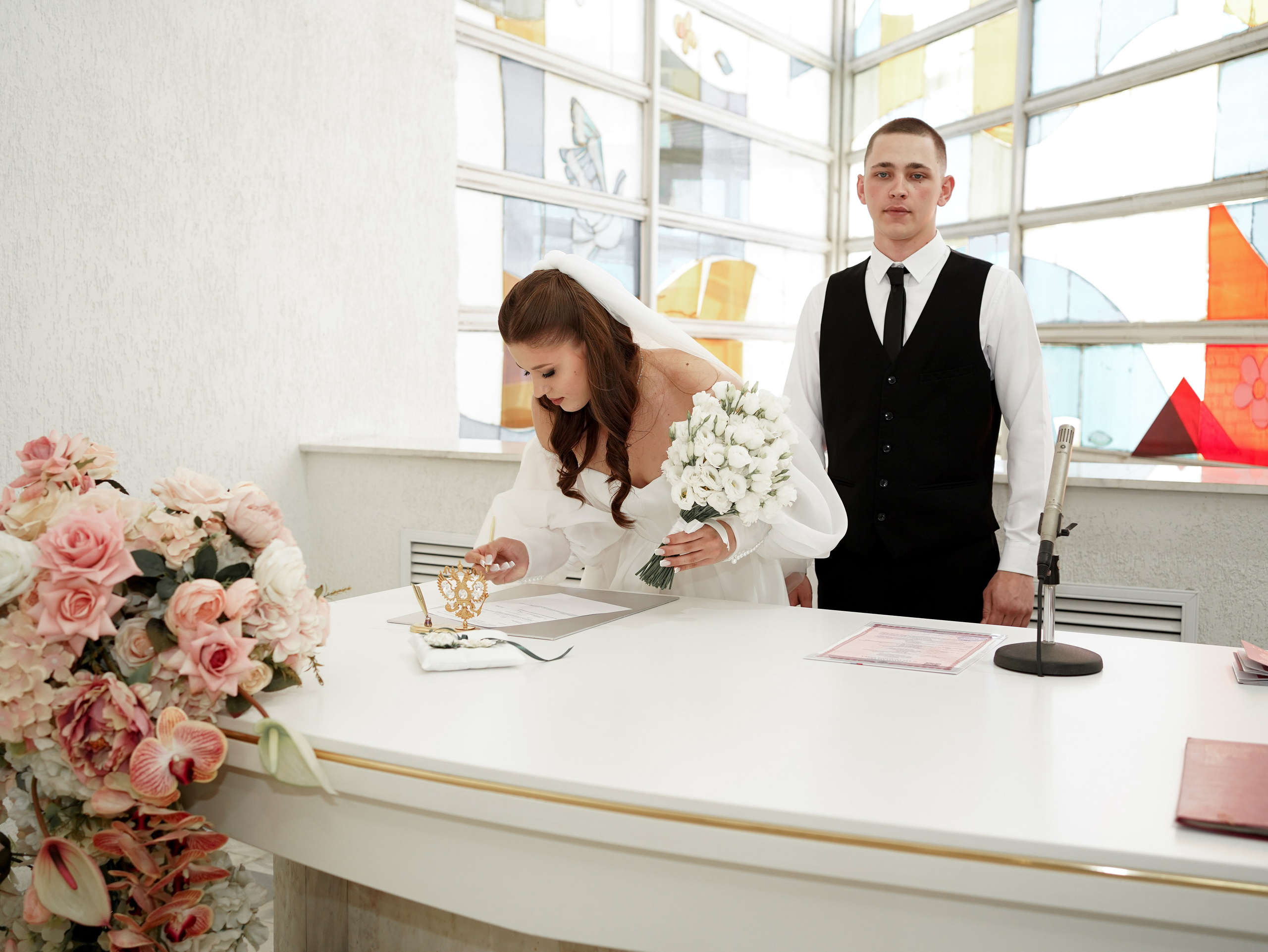 Свадебная фотосессия в Пролетарском ЗАГСе. Свадебный фотограф в Ростове-на-Дону. Таинство Крещения и Венчания, семейные фотосессии. Алёна Чёботова