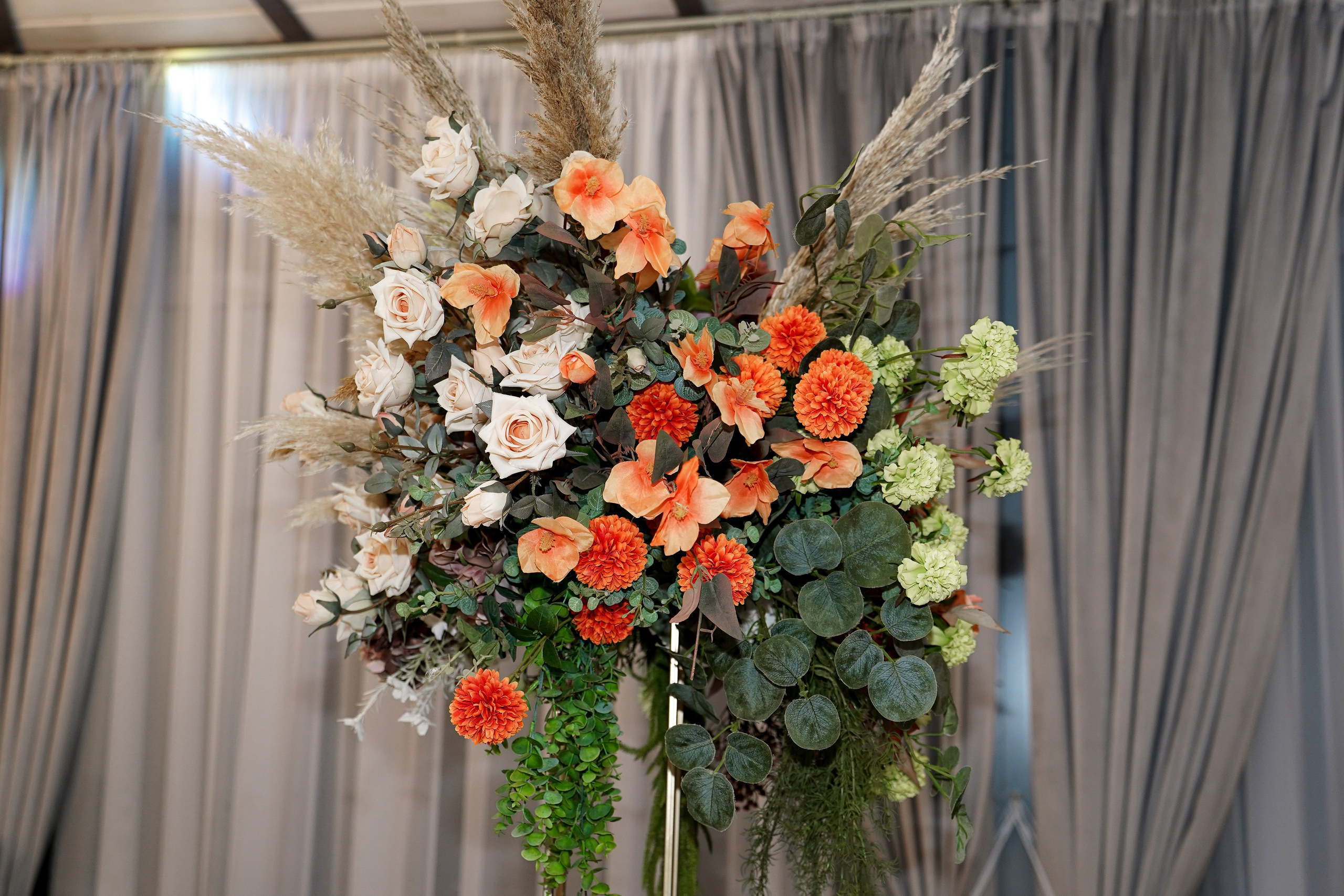 Свадебный банкет в беседке. Свадебный фотограф в Ростове-на-Дону. Таинство Крещения и Венчания, семейные фотосессии. Алёна Чёботова