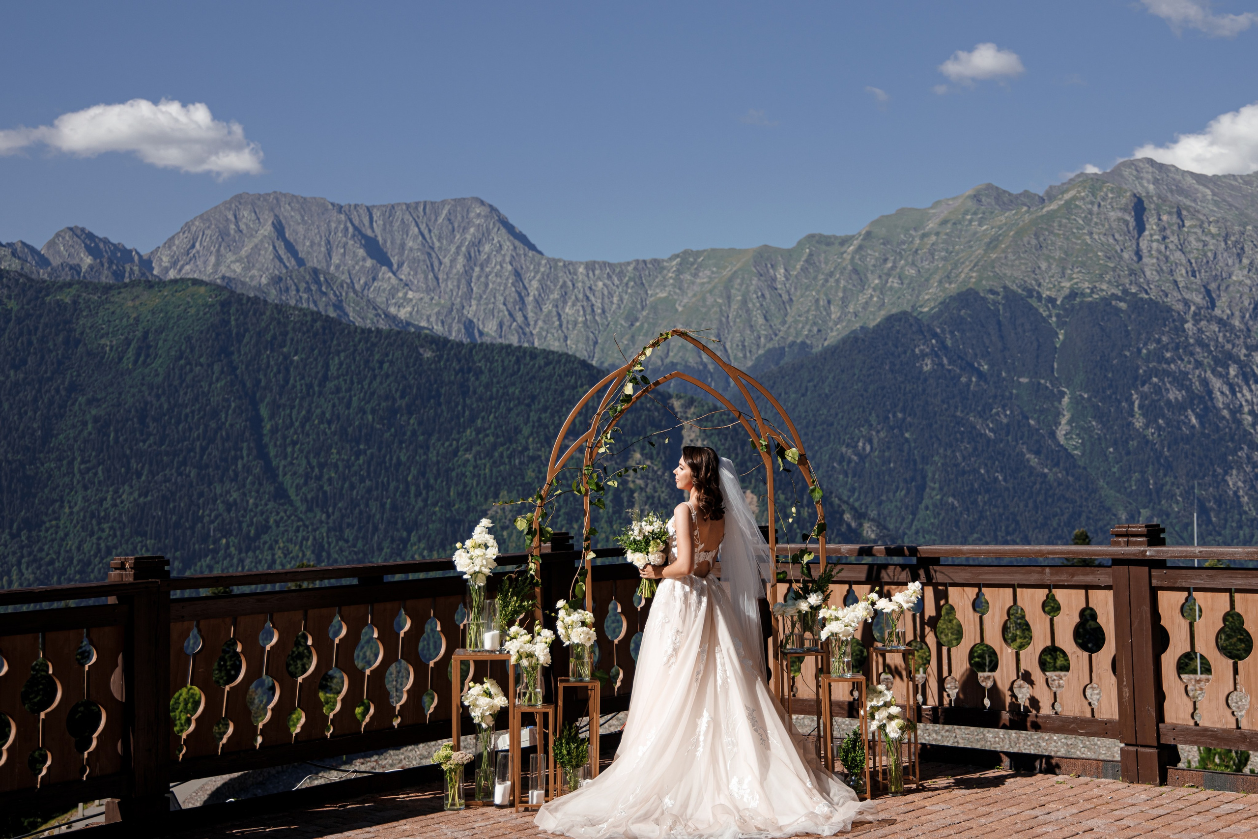 Выездная церемония & регистрация в Абхазии, на море и в горах. Свадебный фотограф в Абхазии, Сухум, Гагра, Сочи