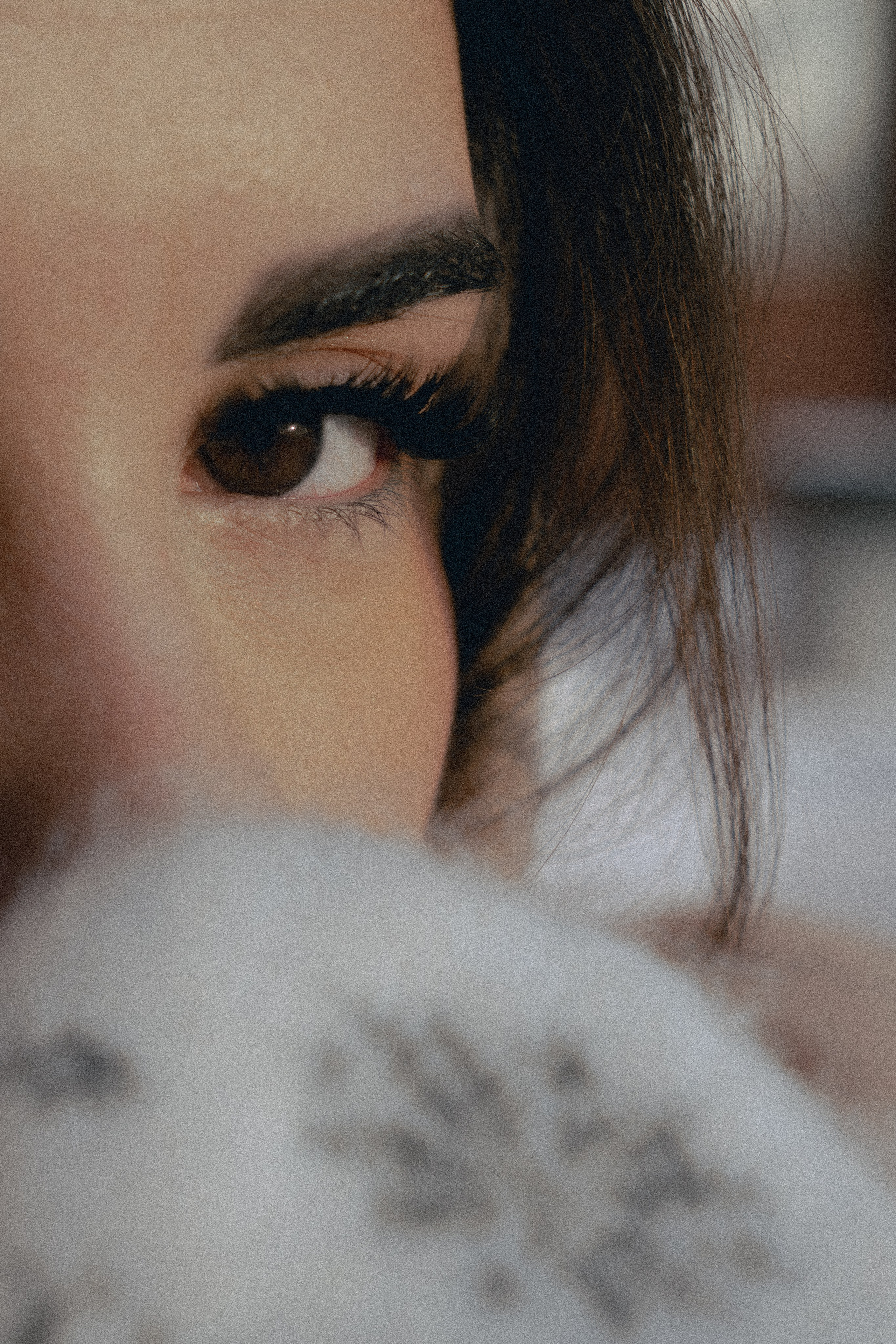 Женский портрет в городе — стиль и динамика уличной съёмки. Фотограф в Хабаровске Дмитрий Лемешков