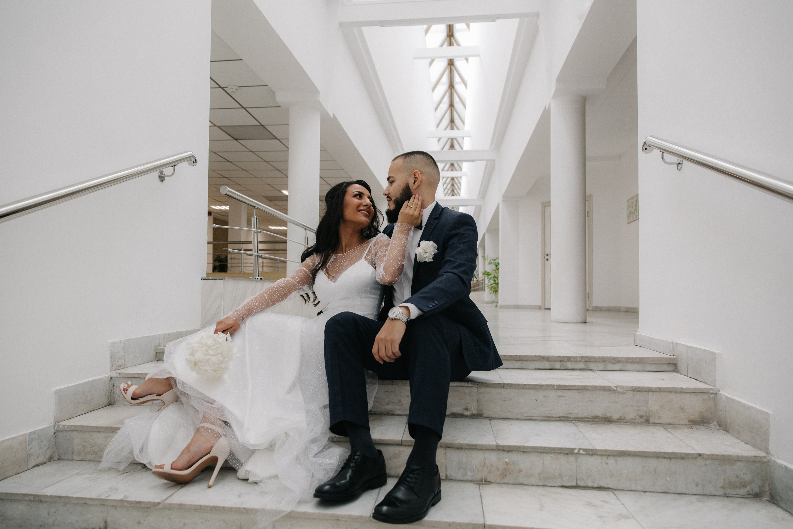 ВЫБОРГСКИЙ ЗАГС | июль, центр. Свадебный фотограф в Санкт-Петербурге Полина Корзухина