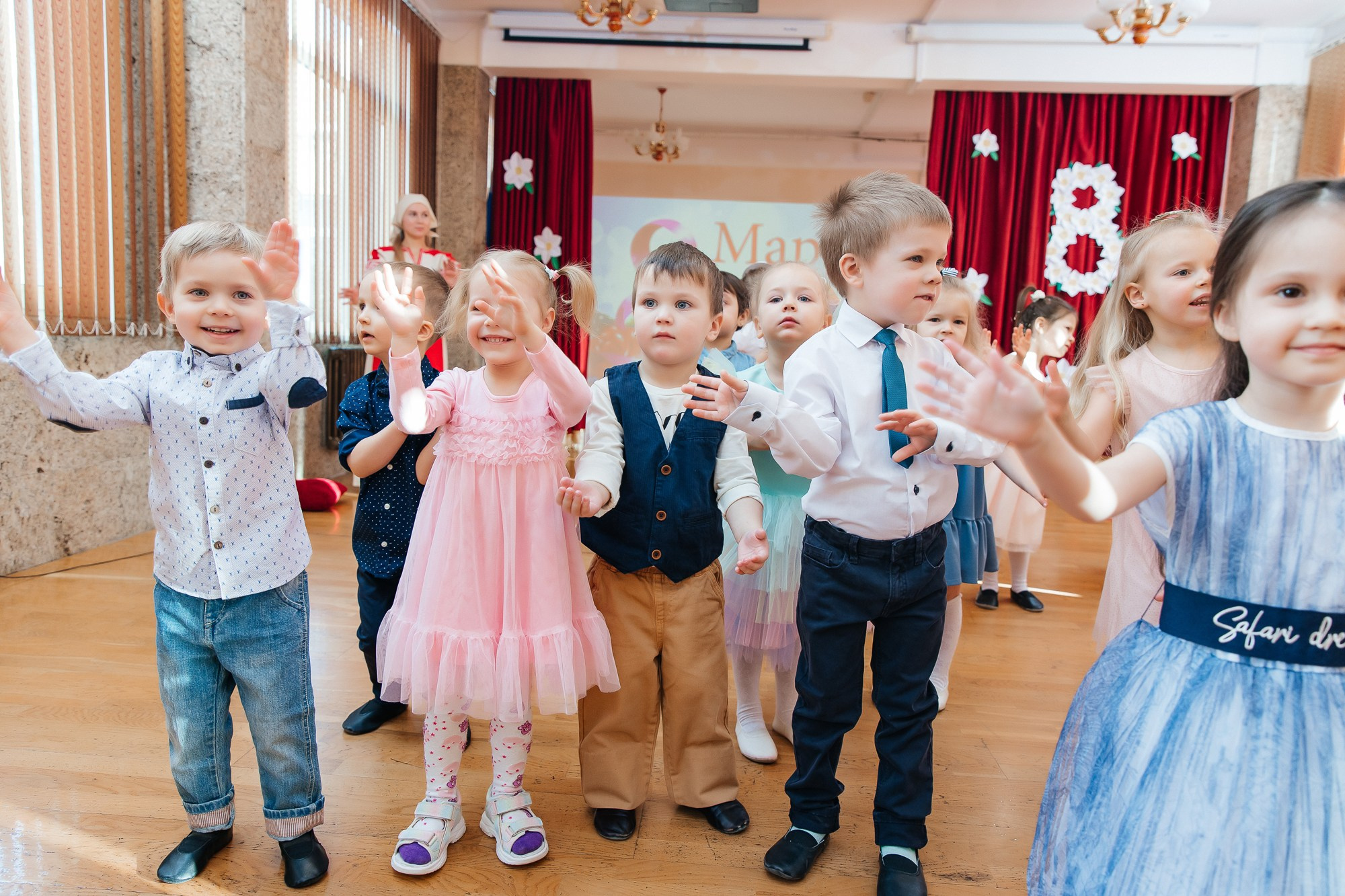 Детский сад № 93 — Утренник (07.03.2023). Свадебный и семейный фотограф Крамар Наталья