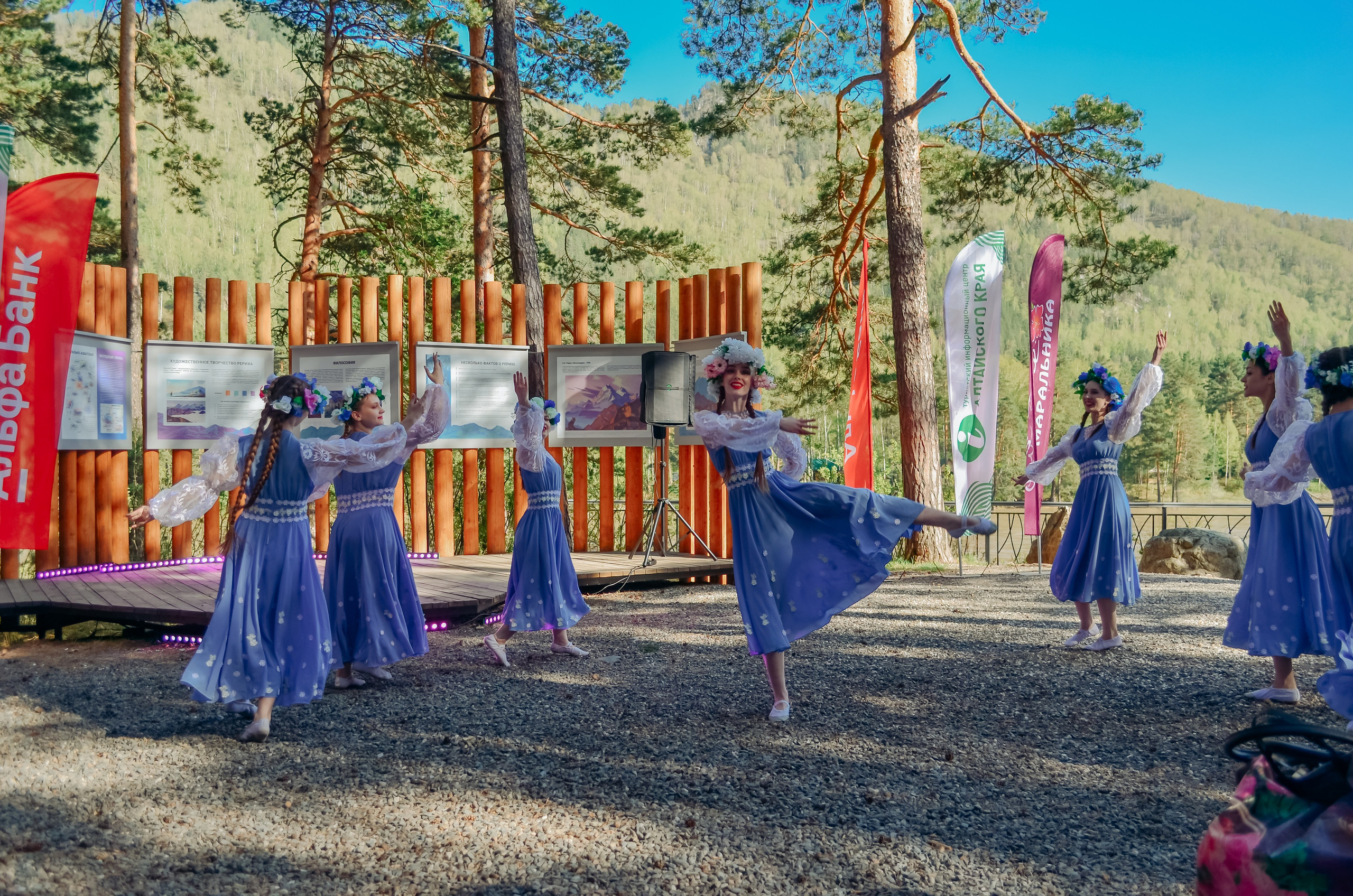 Фестиваль «Цветение Маральника на Алтае 2025». Фоторепортаж. Денисова Аля — фотограф для парных съемок и индивидуальных историй в Барнауле