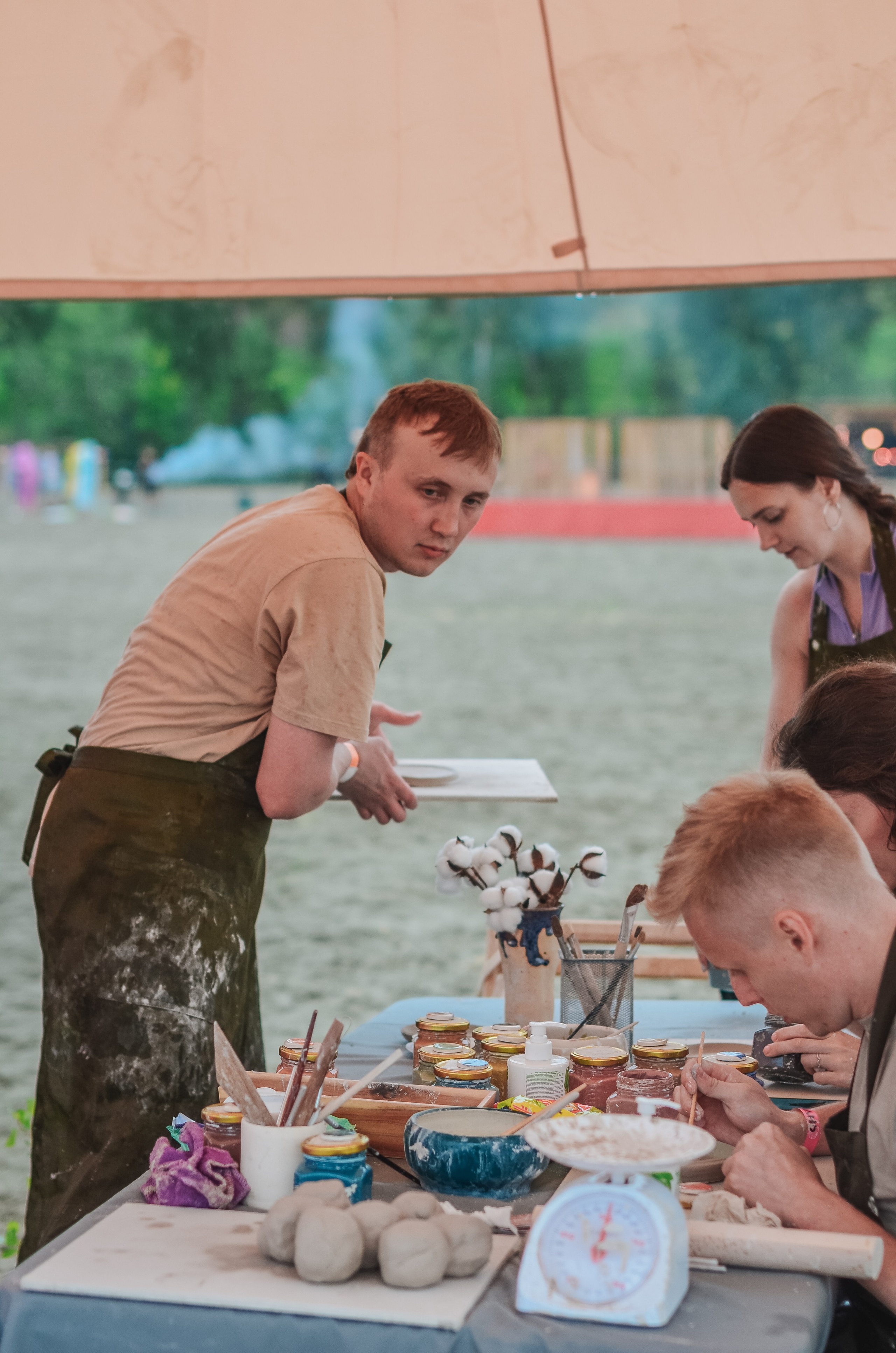 Фестиваль «Грань» 2025. Спортивная площадка. Денисова Аля — фотограф для парных съемок и индивидуальных историй в Барнауле