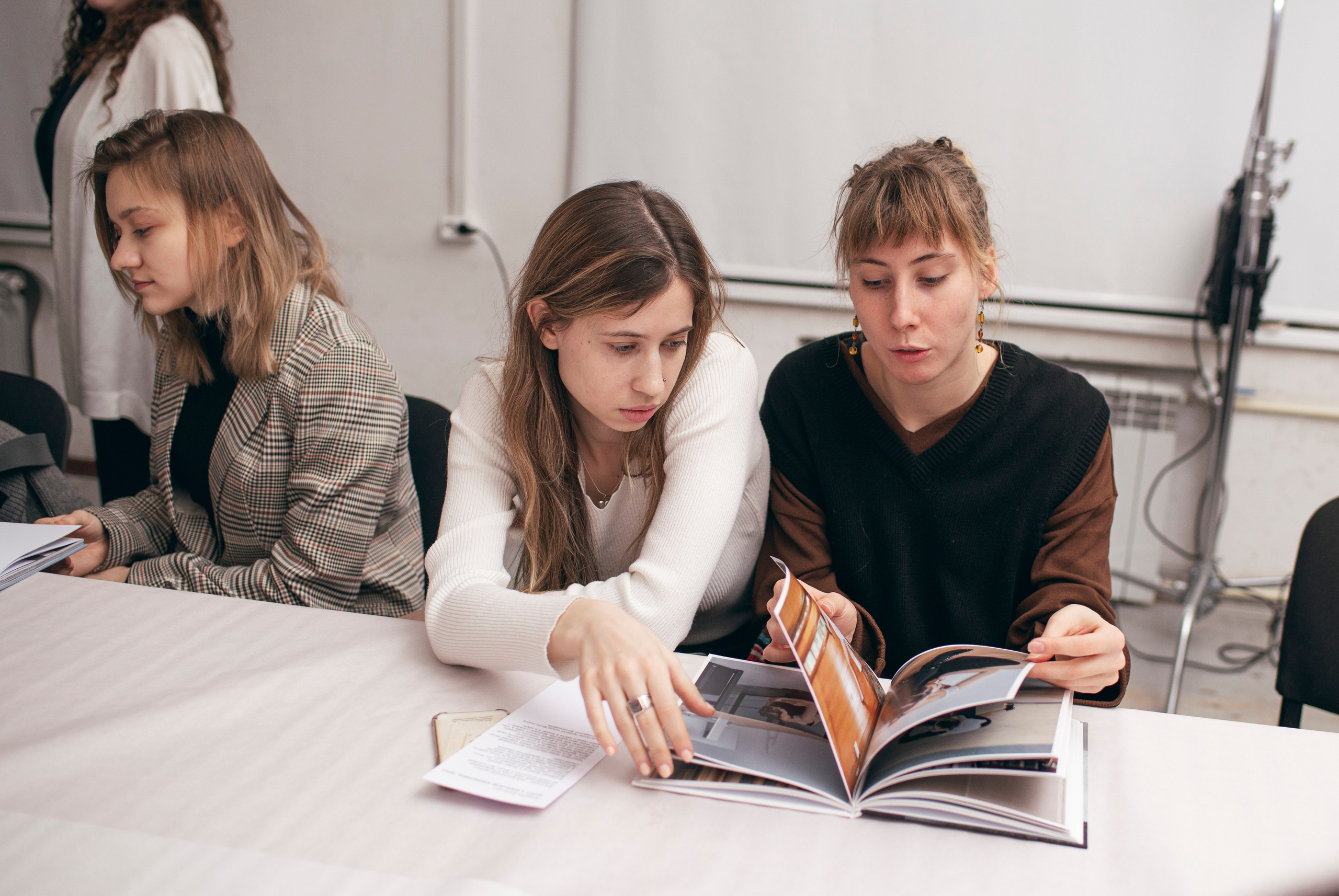 Вечер фото книг в Школе Дизайна. Фотограф в Москве Алейникова Евгения