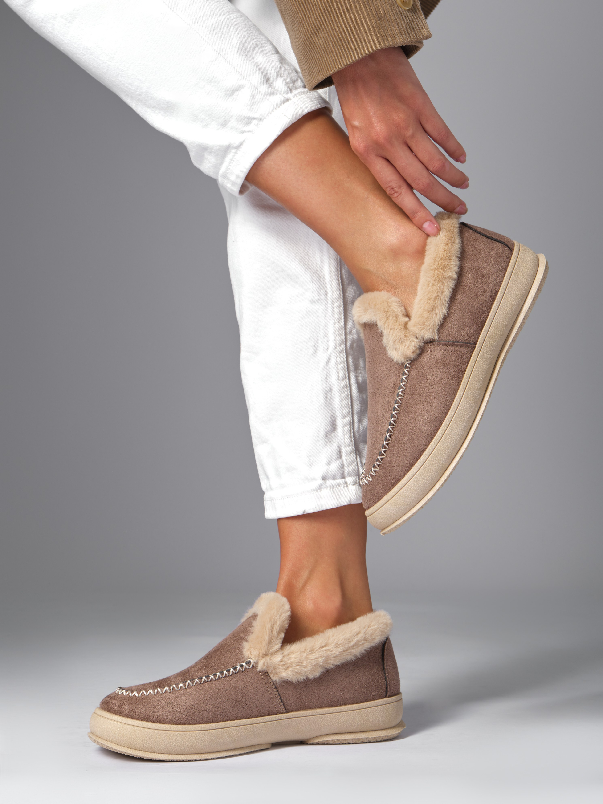 Низкая обувь. Фотостудия для Wildberries Ozon