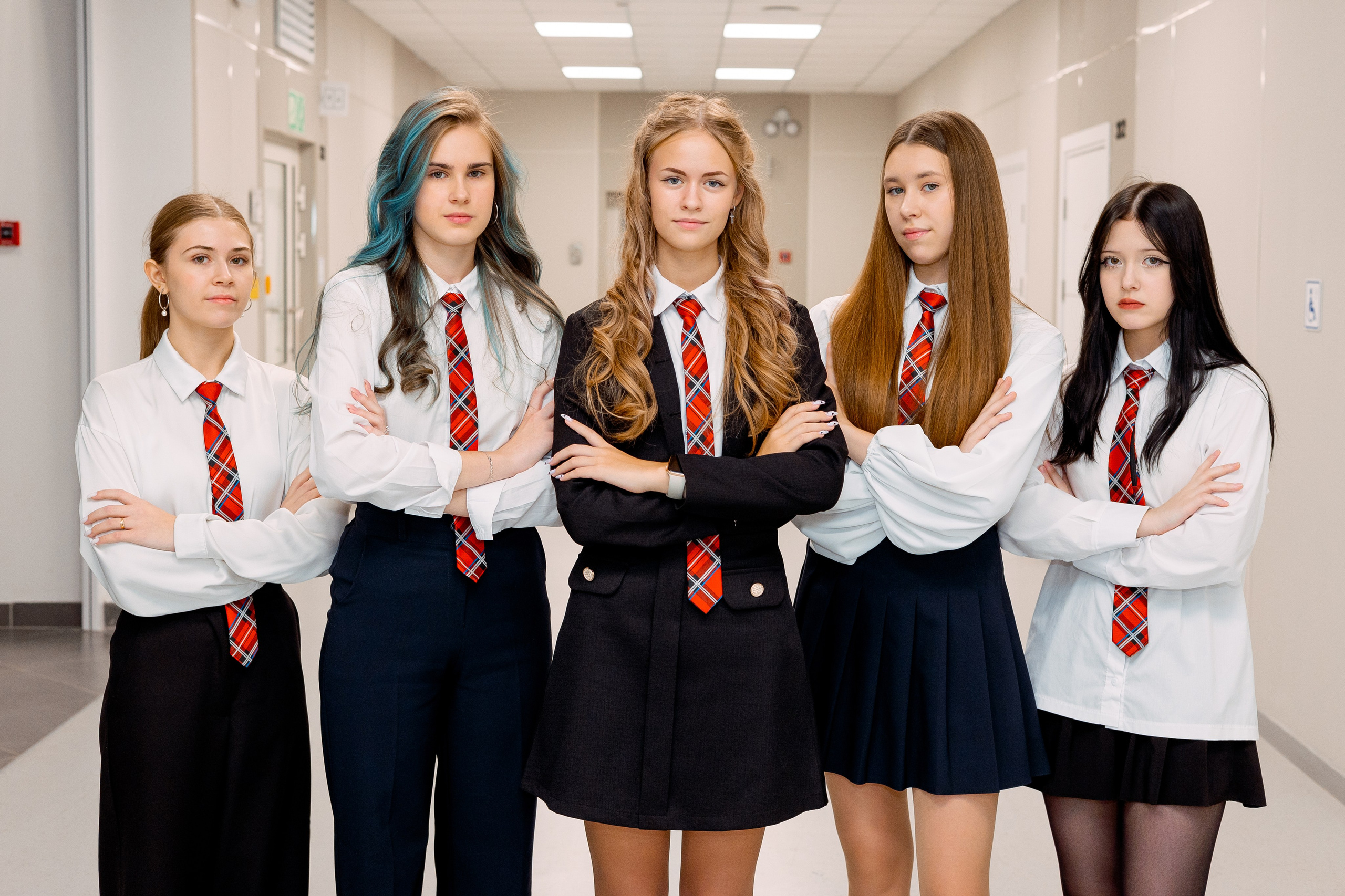 СТАРШАЯ ШКОЛА. Фотокомпания «Алые паруса» выпускные альбомы Москва и МО