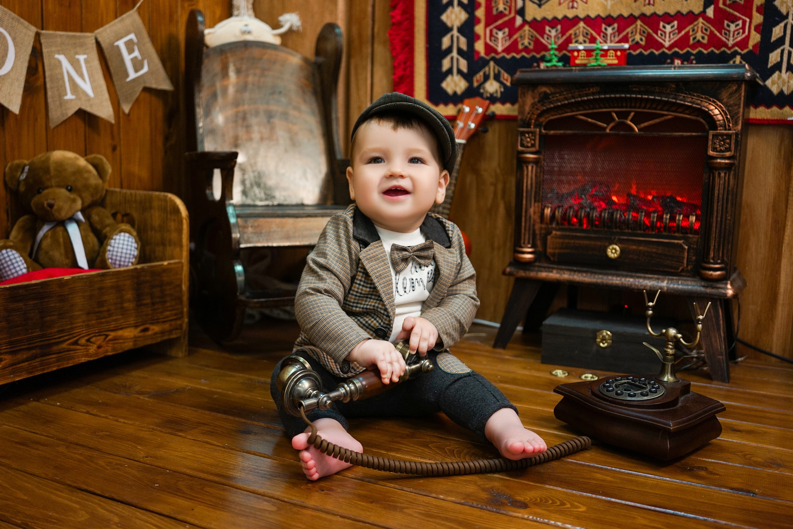 Деревянный Подиум. Детская Фотостудия ГОДОВАСИКИ в Санкт-Петербурге фотосесия на годик