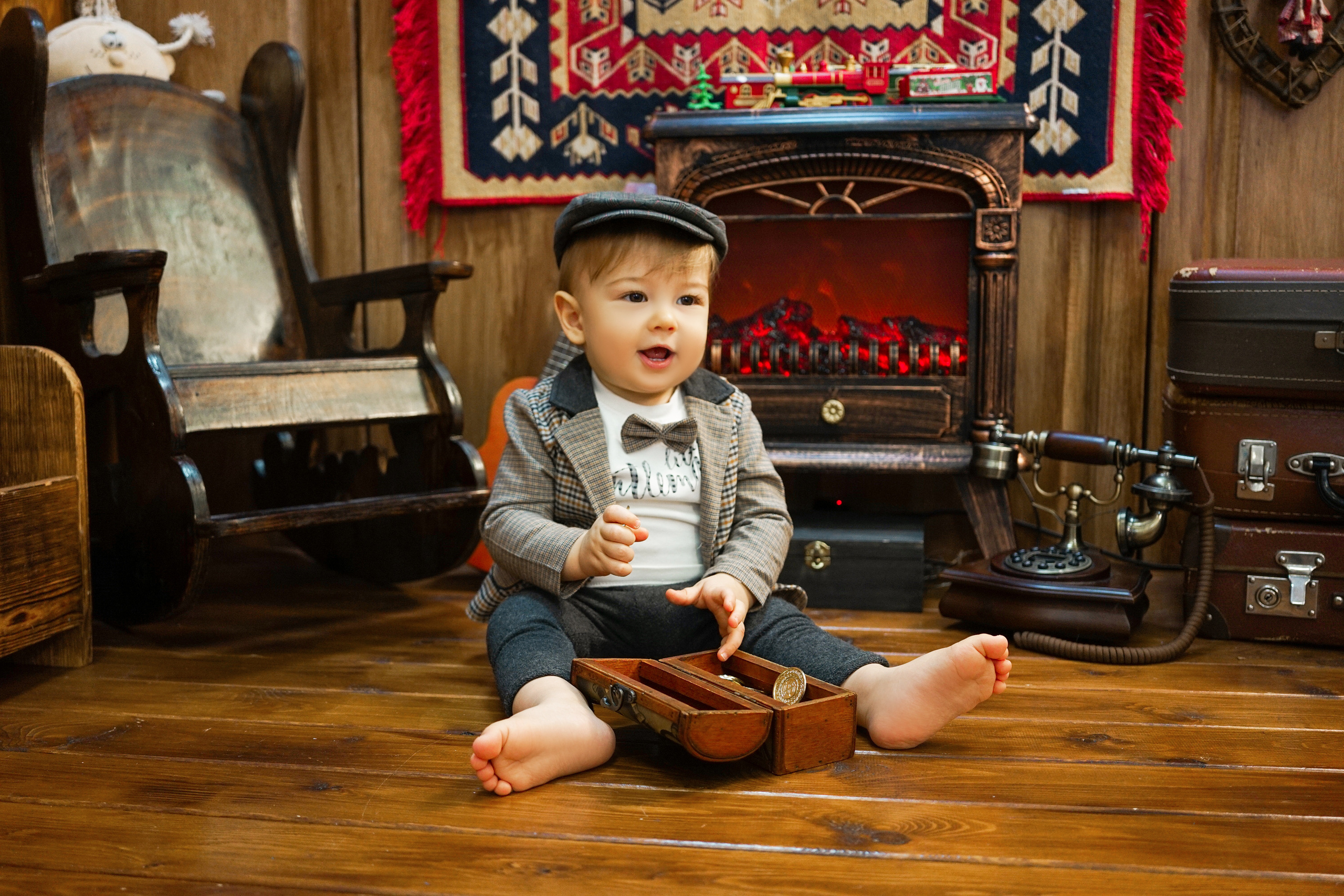 Деревянный Подиум. Детская Фотостудия ГОДОВАСИКИ в Санкт-Петербурге фотосесия на годик