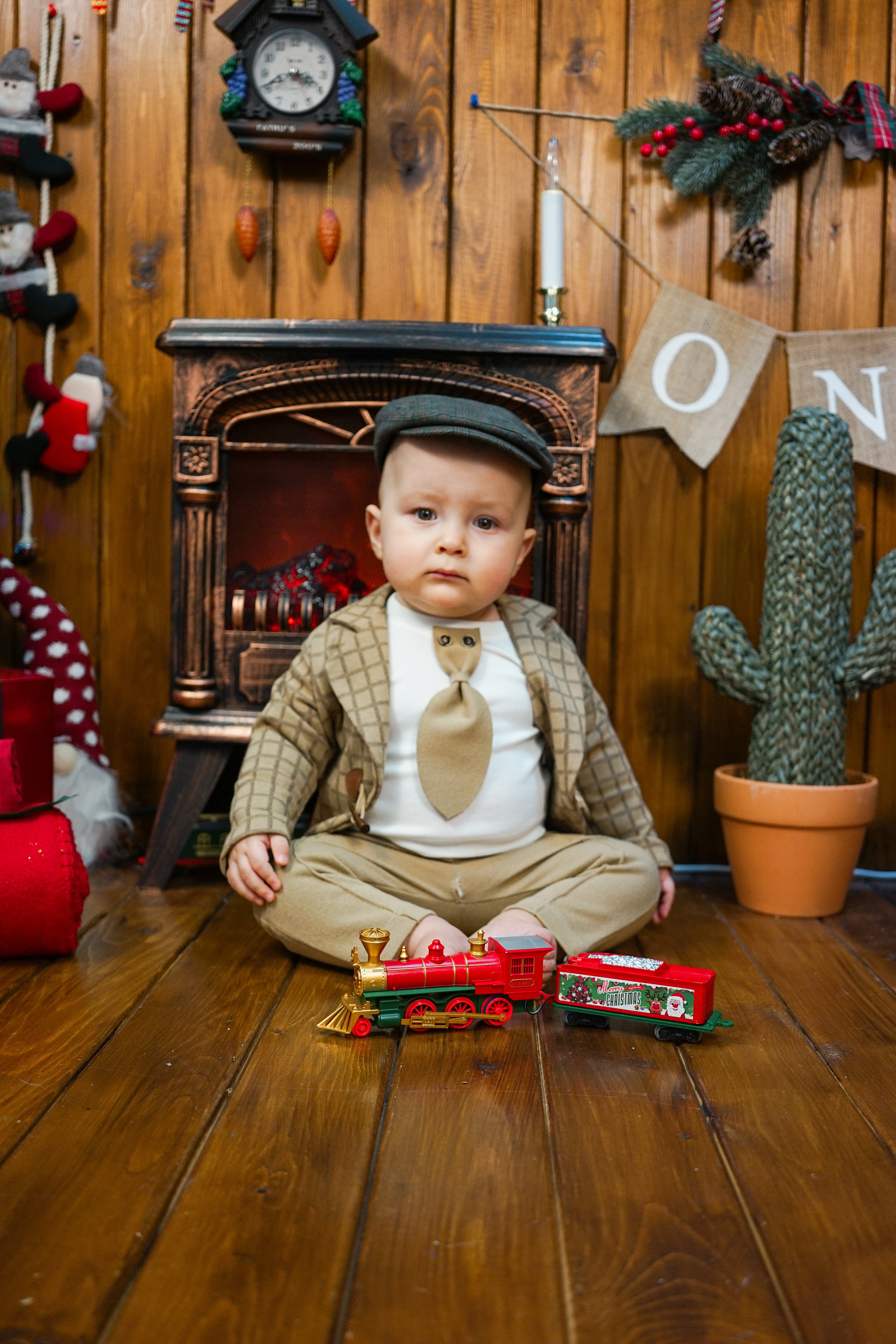 Деревянный Подиум. Детская Фотостудия ГОДОВАСИКИ в Санкт-Петербурге фотосесия на годик