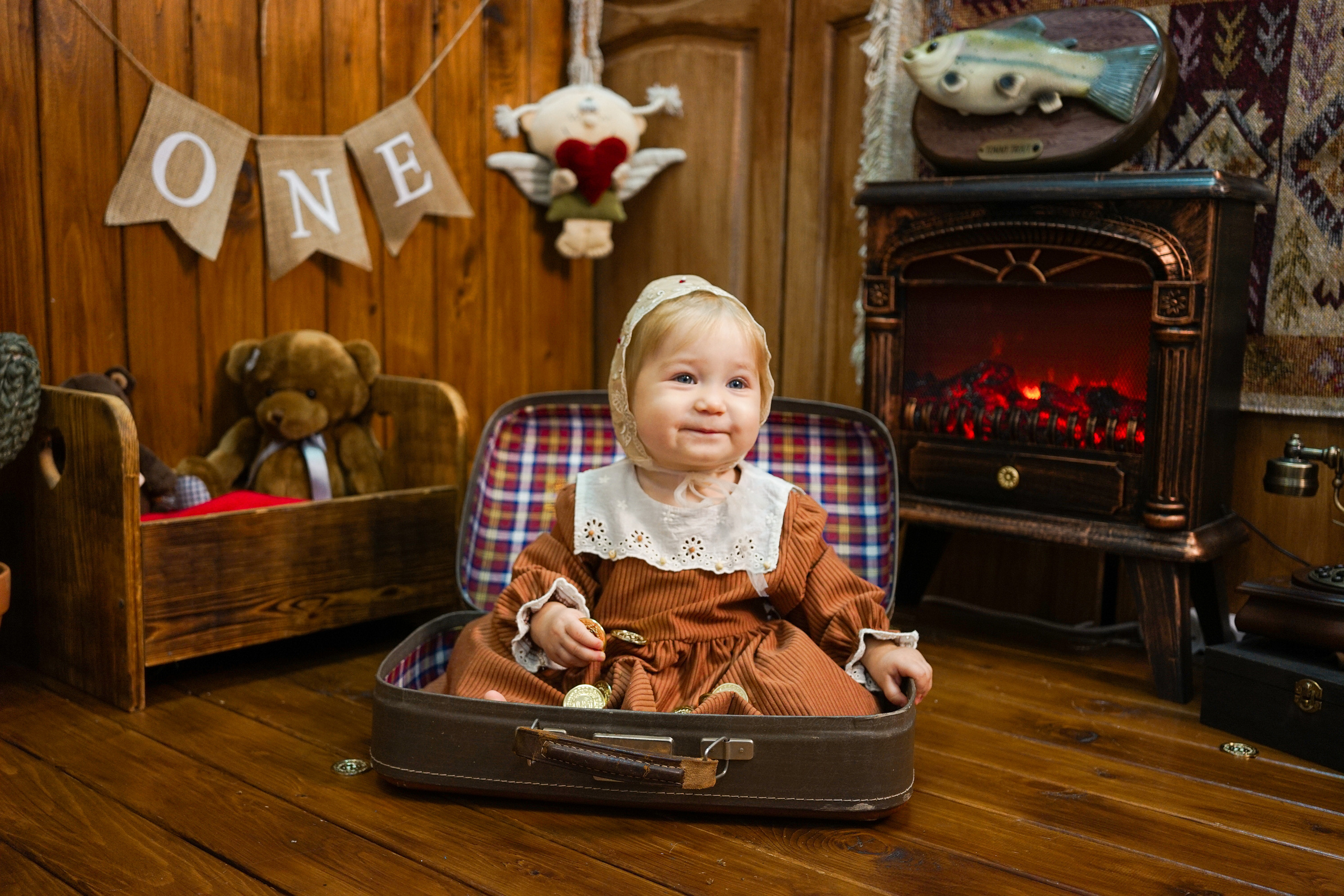 Деревянный Подиум. Детская Фотостудия ГОДОВАСИКИ в Санкт-Петербурге фотосесия на годик
