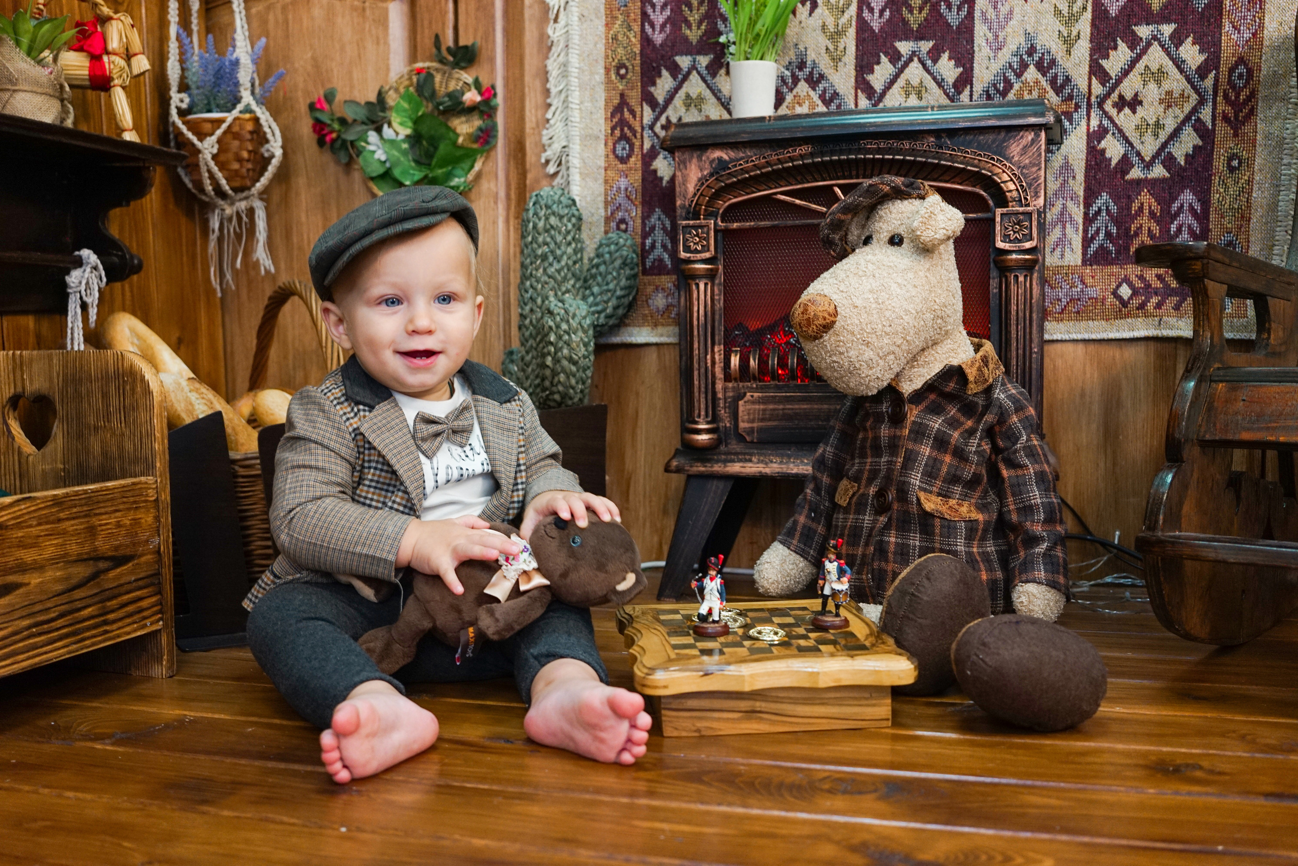 Деревянный Подиум. Детская Фотостудия ГОДОВАСИКИ в Санкт-Петербурге фотосесия на годик