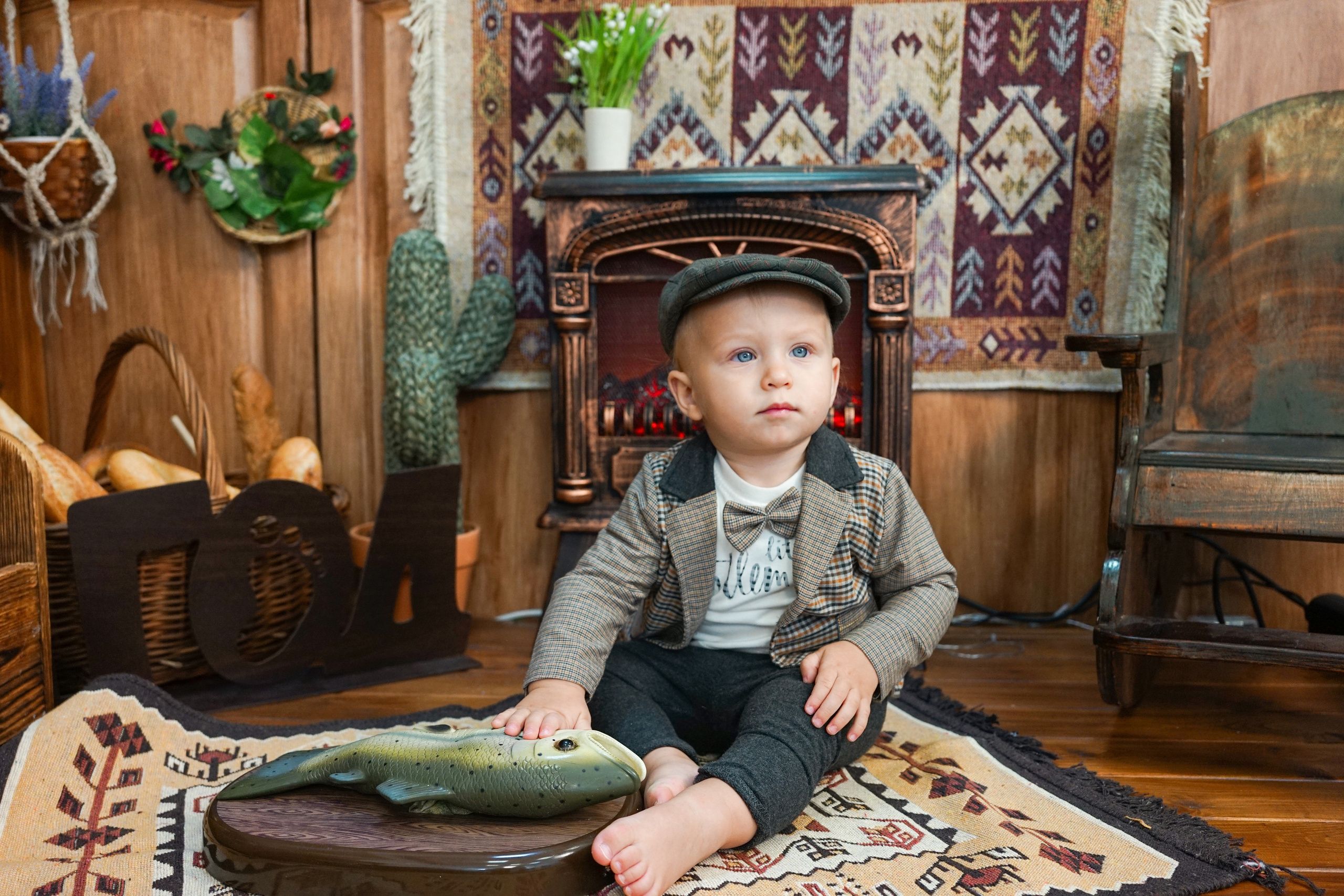 Деревянный Подиум. Детская Фотостудия ГОДОВАСИКИ в Санкт-Петербурге фотосесия на годик