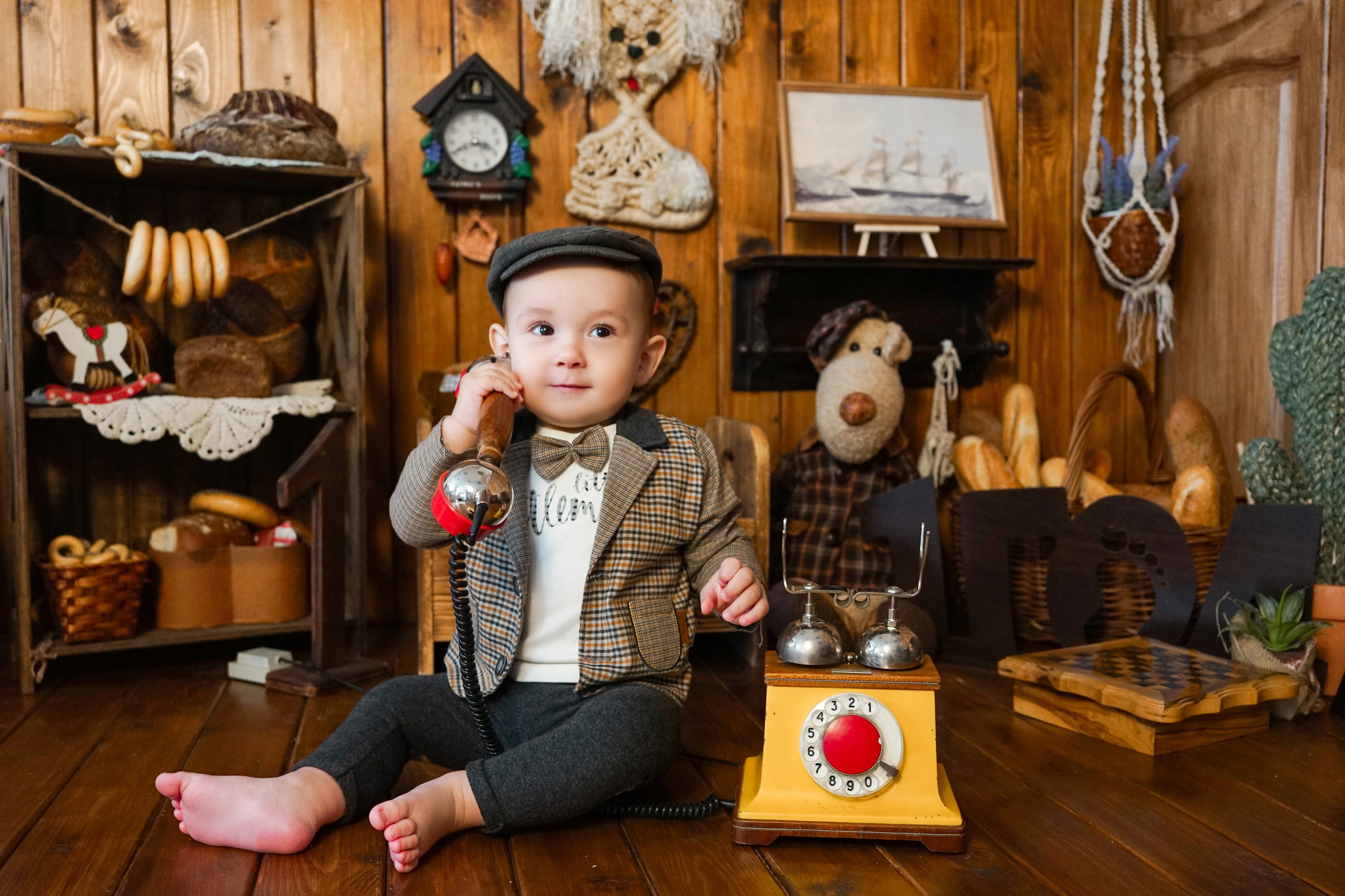 Деревянный Подиум. Детская Фотостудия ГОДОВАСИКИ в Санкт-Петербурге фотосесия на годик
