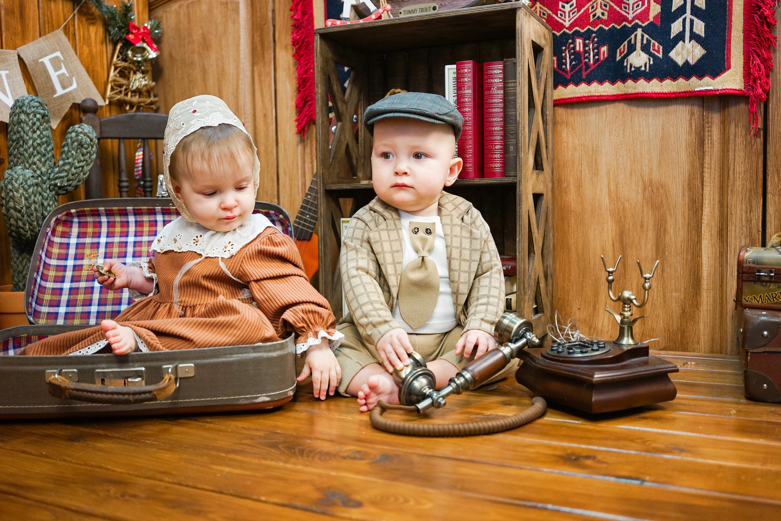 Деревянный Подиум. Детская Фотостудия ГОДОВАСИКИ в Санкт-Петербурге фотосесия на годик