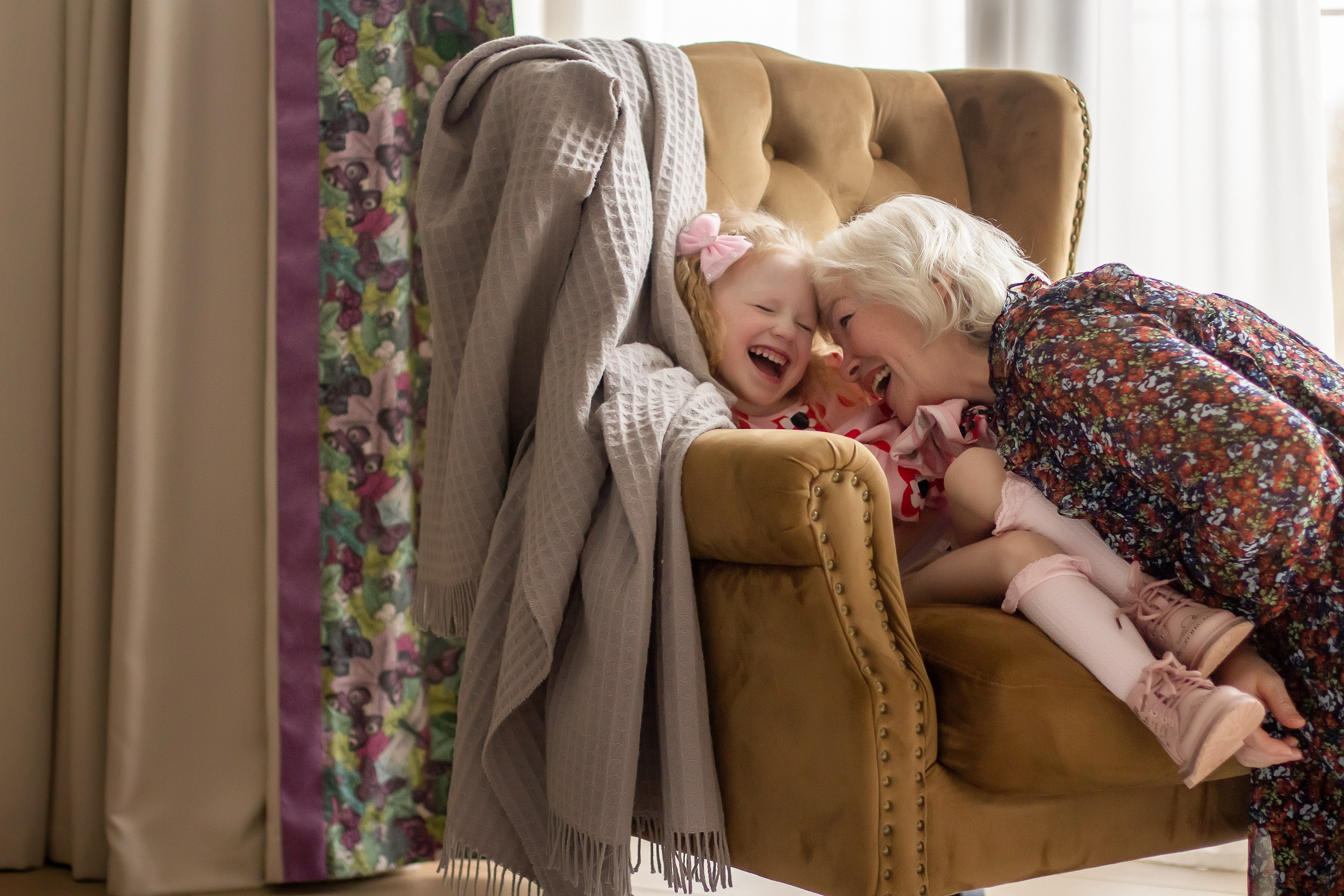 Фотосессия бабушки и внучки. Главная