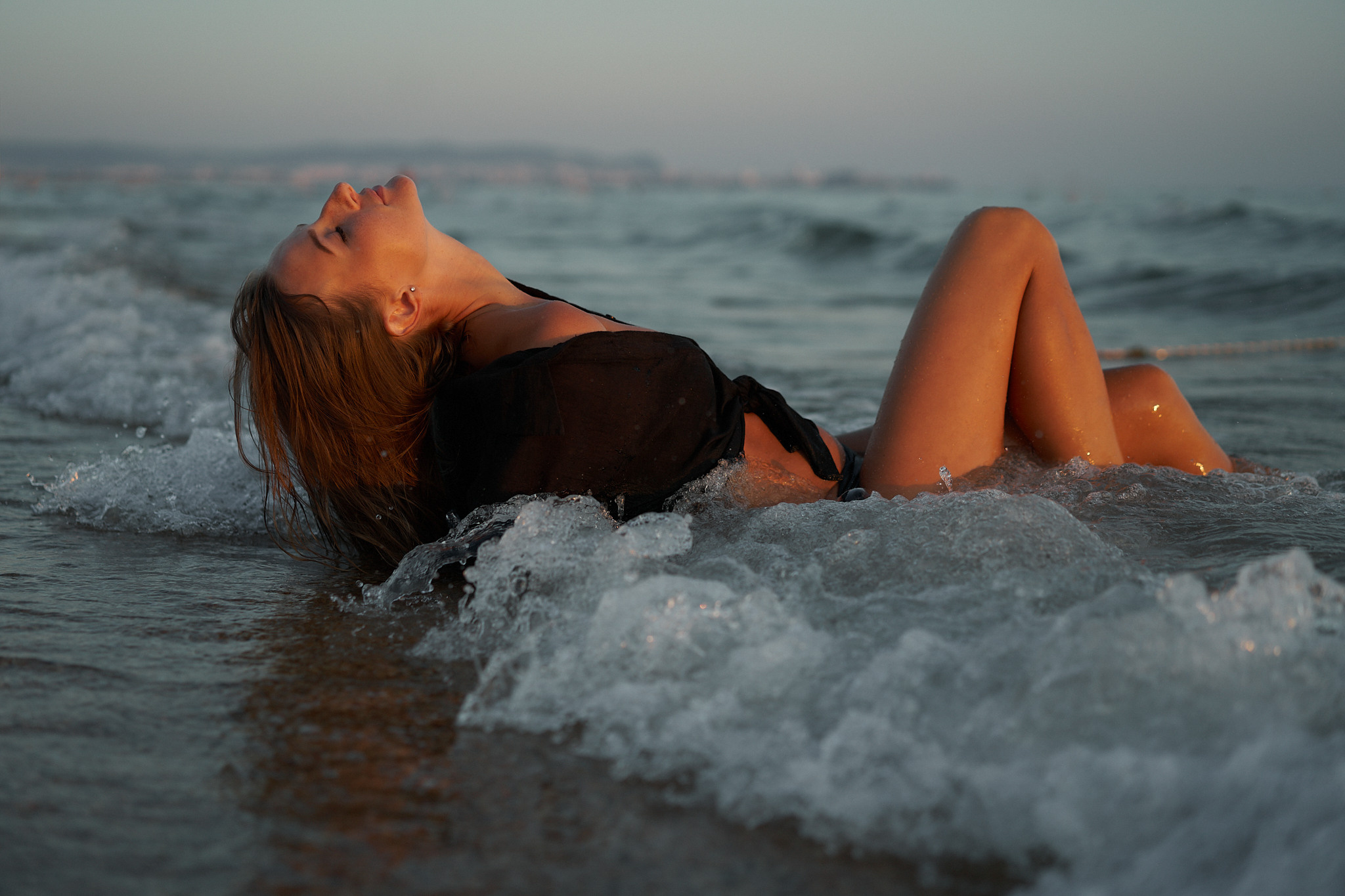 Павел, Юлия и Илья: закат на берегу моря. Фотограф в Анапе Надежда Соловьёва