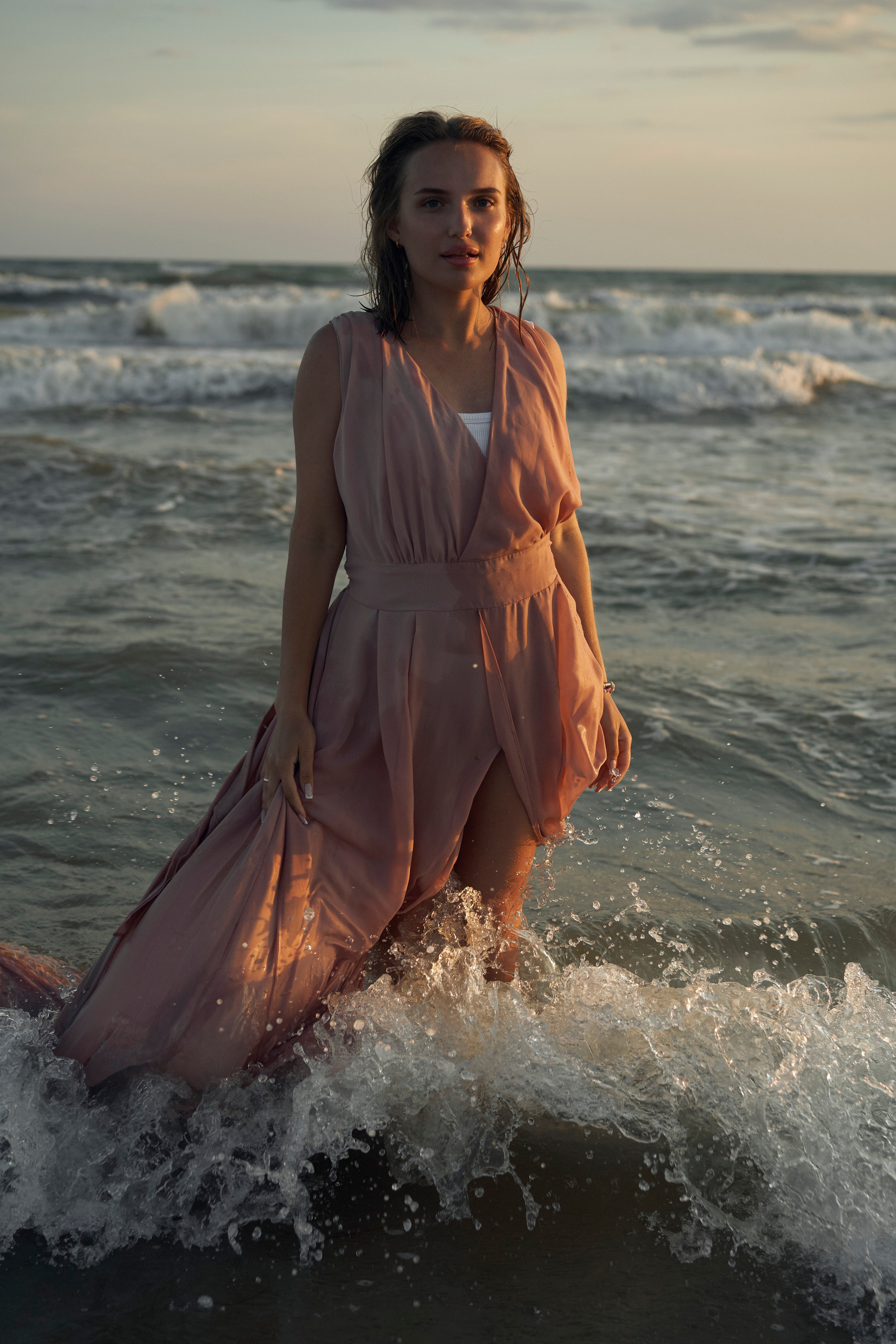 Искандер, Карина и Ева: закат на берегу моря. Фотограф в Анапе Надежда Соловьёва