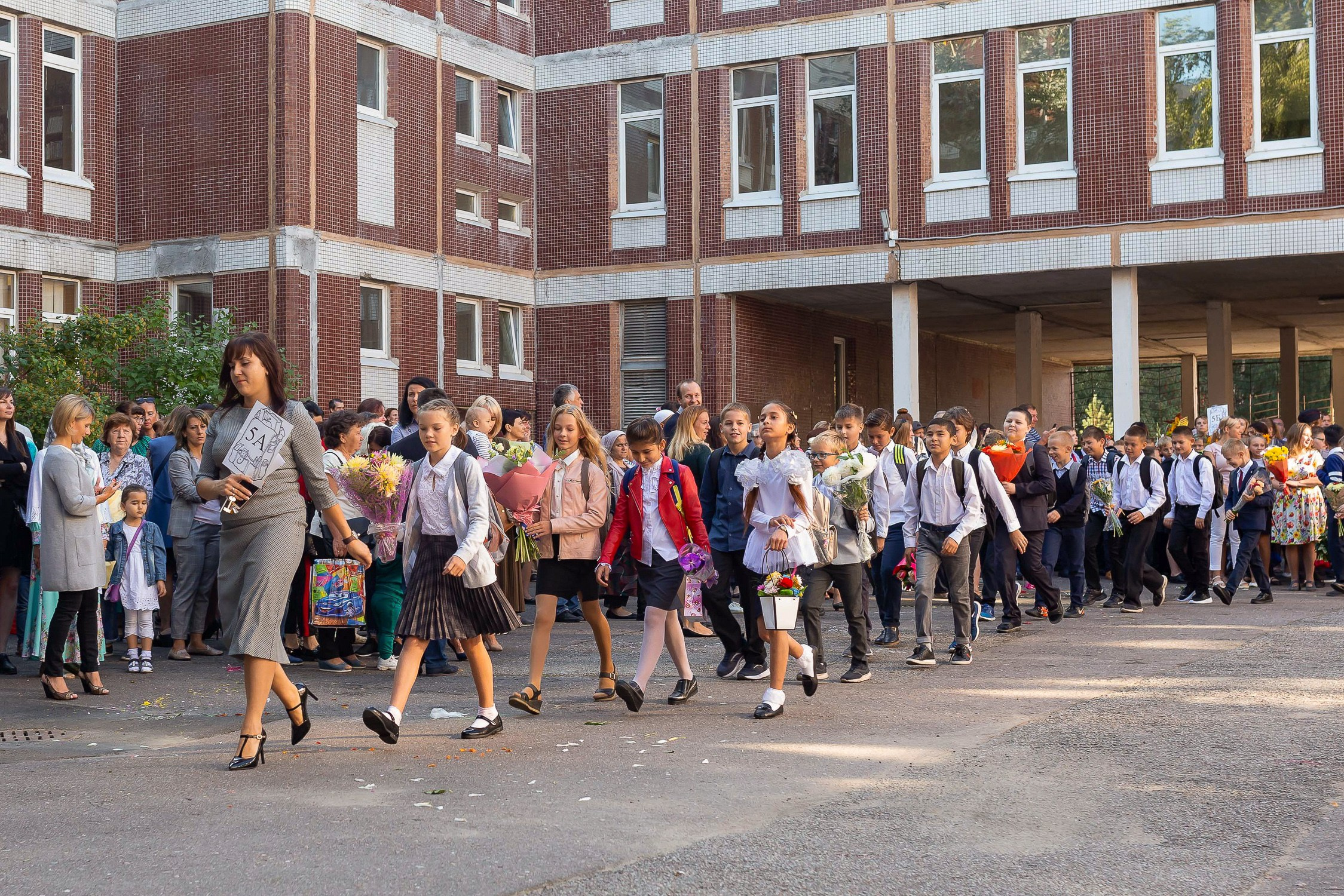 Линейка 1 сентября. Свадебный и Репортажный фотограф в Санкт-Петербурге