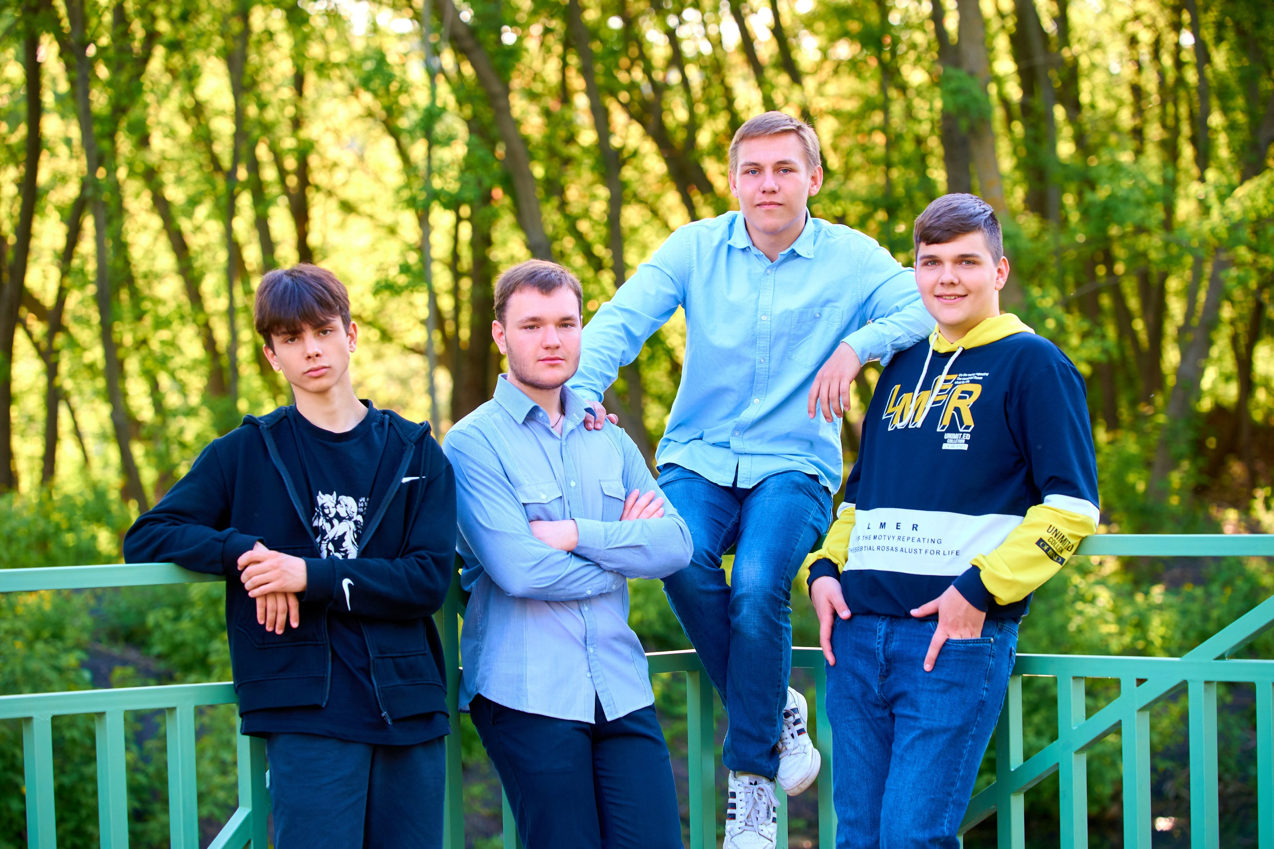 Весна 2023 в парке. 11 класс. Childrenfoto.ru