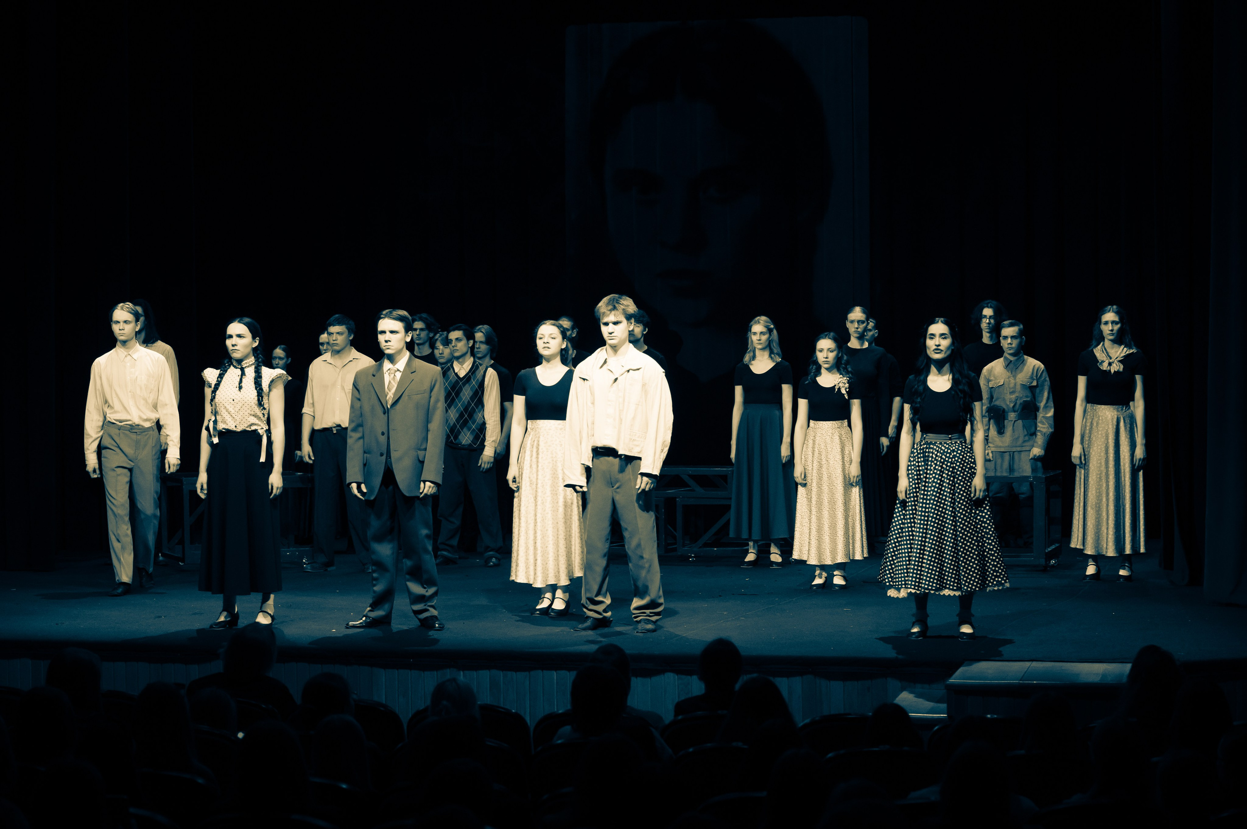 Молодая гвардия. Фотоуслуги, услуги фотографа, фотографирование важных событий