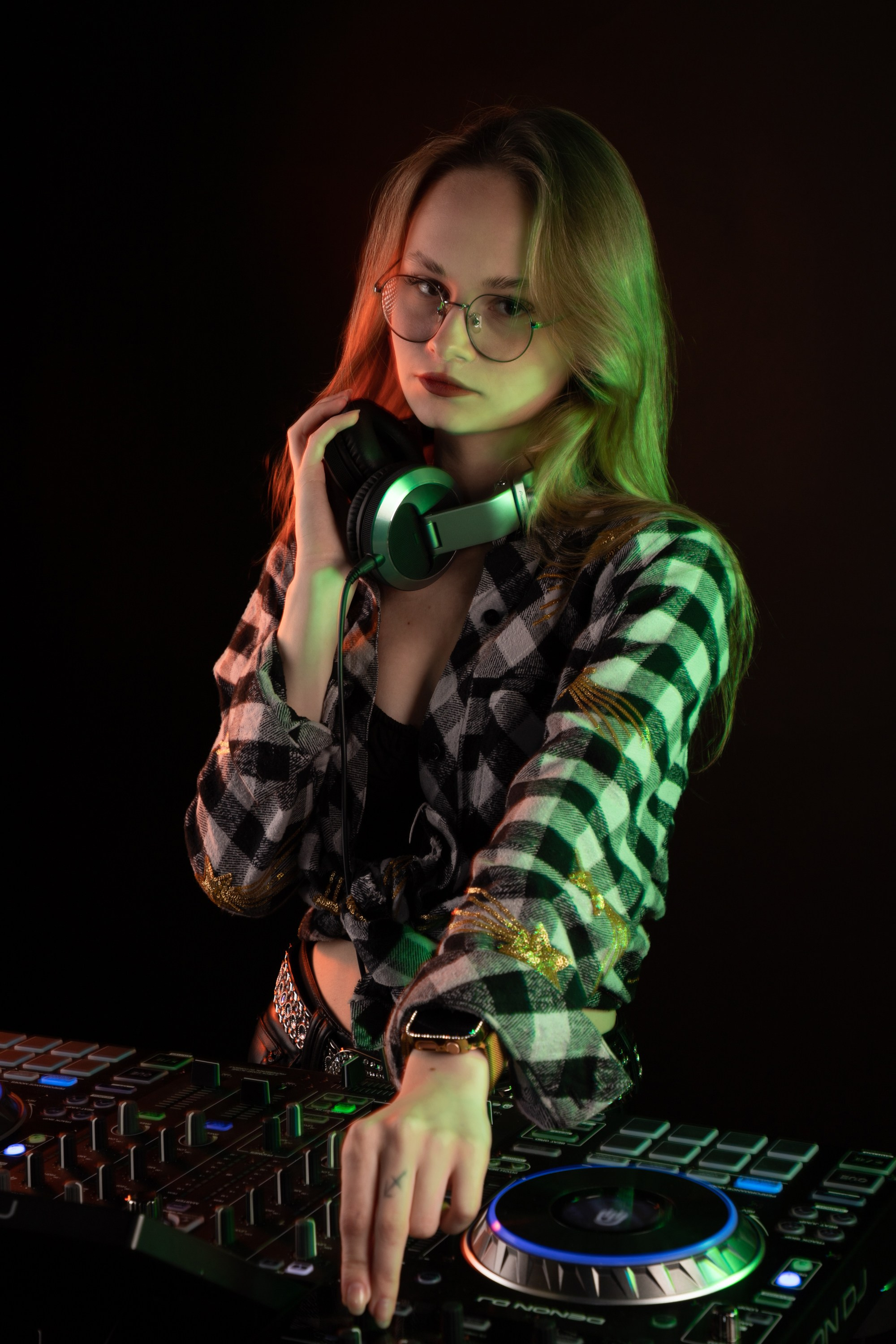 DJs. Репортажный и свадебный фотограф в Курске Борис Захарчук