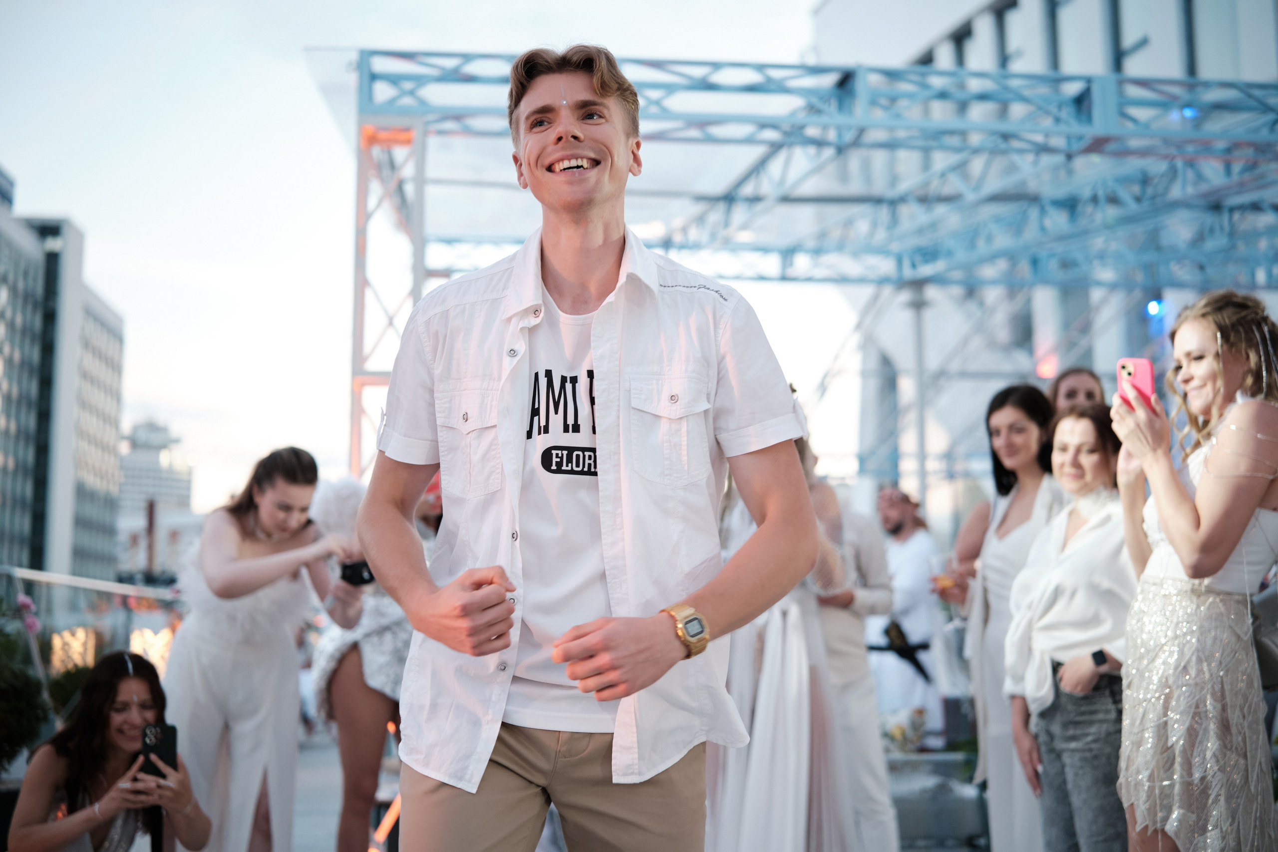 Burning Man на террасе White Point. Репортажный фотограф Дмитрий Литвинский. Минск, Беларусь, мир