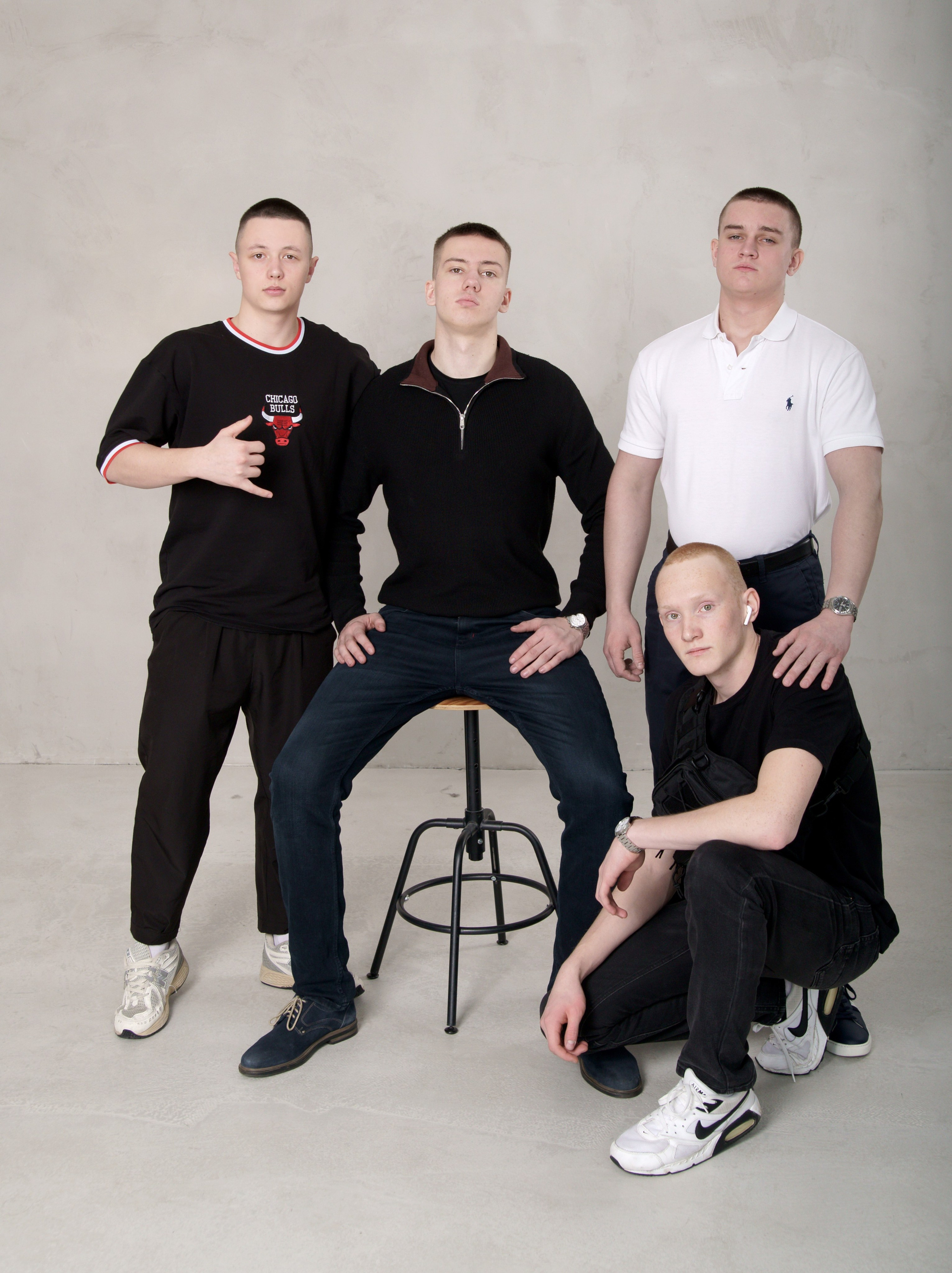 Студийная фотосессия выпускников 9,11 классов в Иркутске