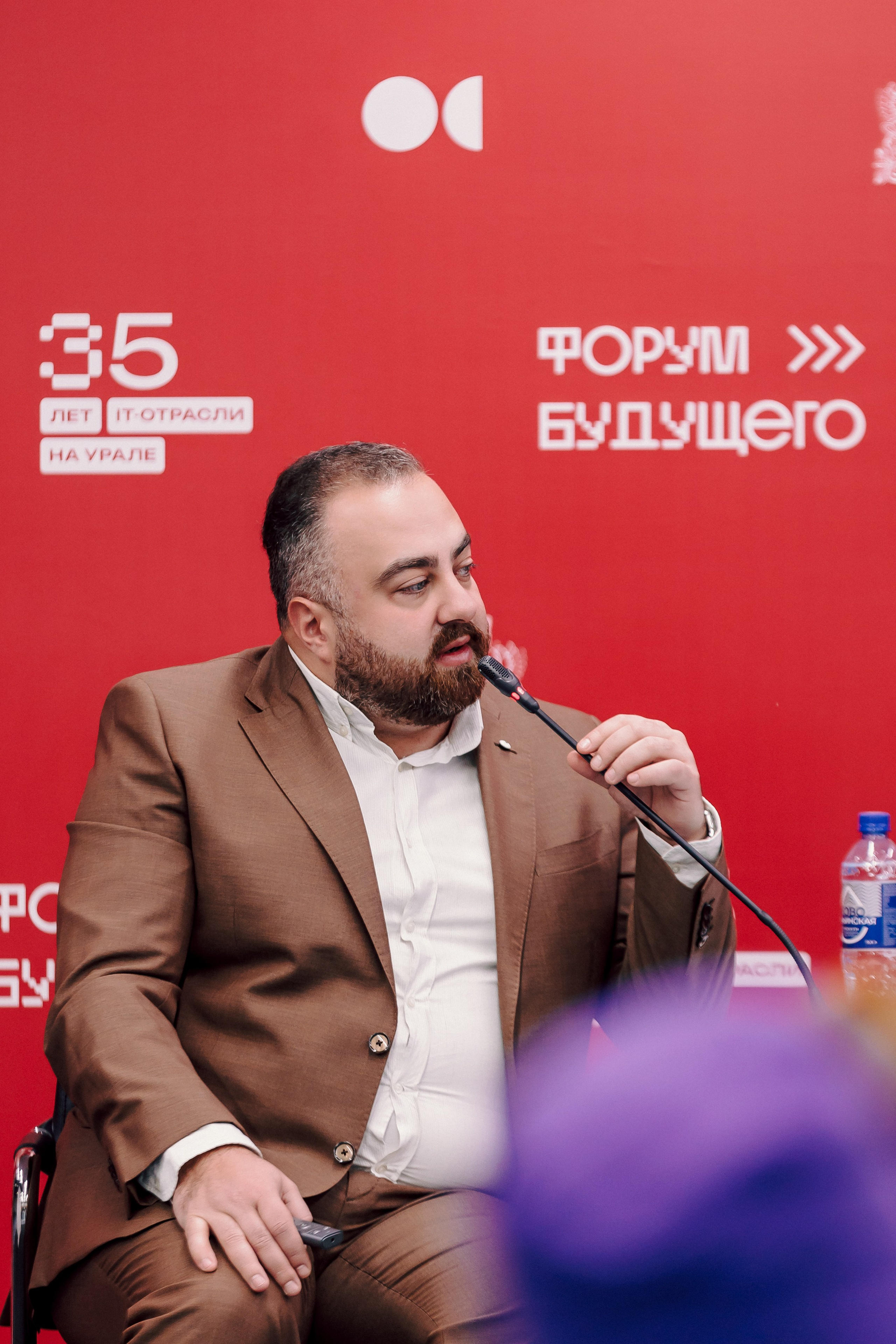 СКБ Контур — Форум будущего — Деловая программа. Лёшка Варзегов — фотограф