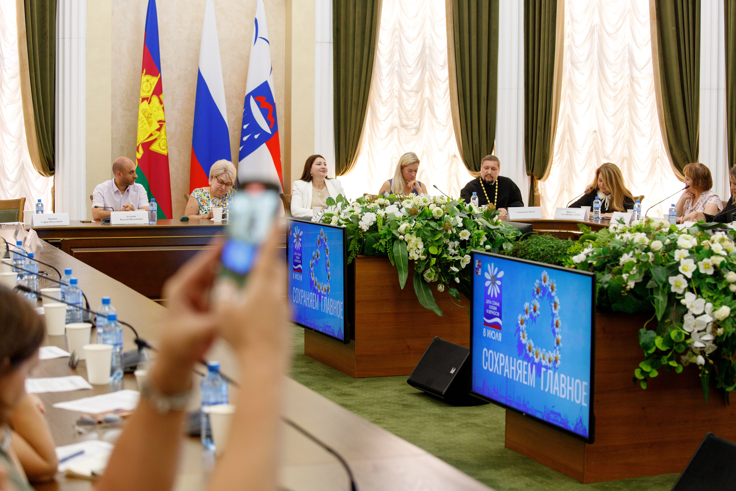 Пленарное заседание Союза Женщин России 7 июля 2025. Интерьерный и фуд фотограф в Иркутске Дмитрий Арно