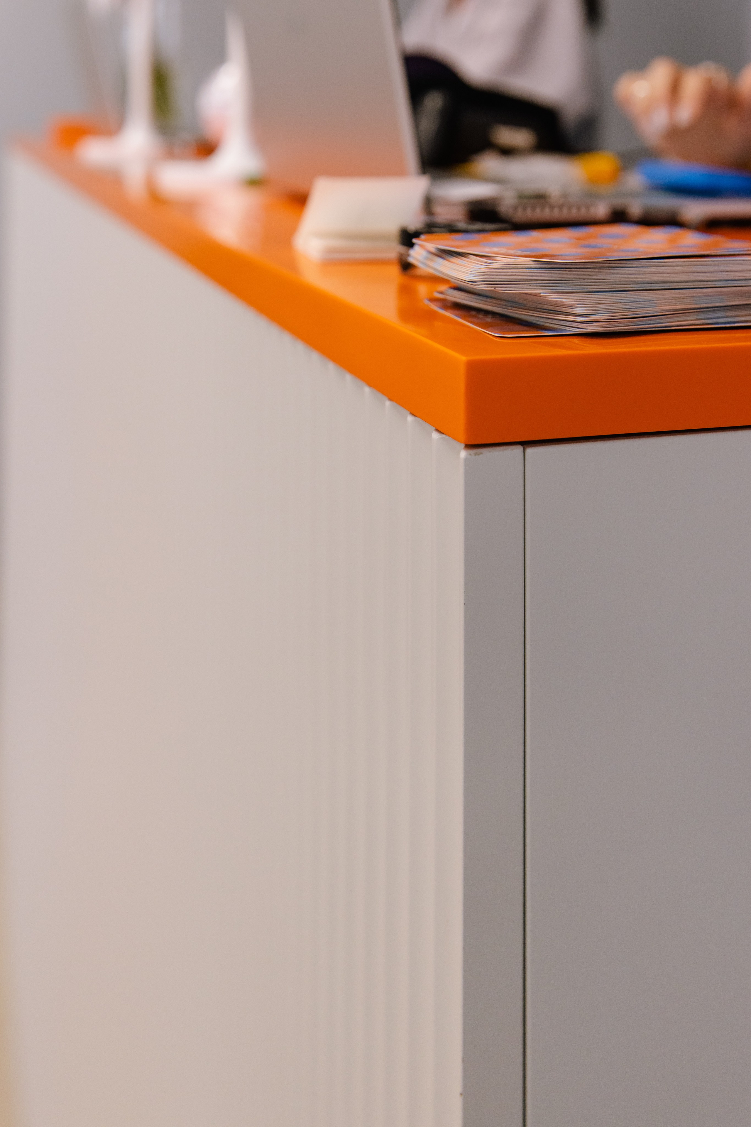 SBLESKOM ​Ювелирный салон Томск Ленина, 72. ГУДРУМ — Мебель на заказ в Томске | Кухни | Шкафы | Стулья и Столы