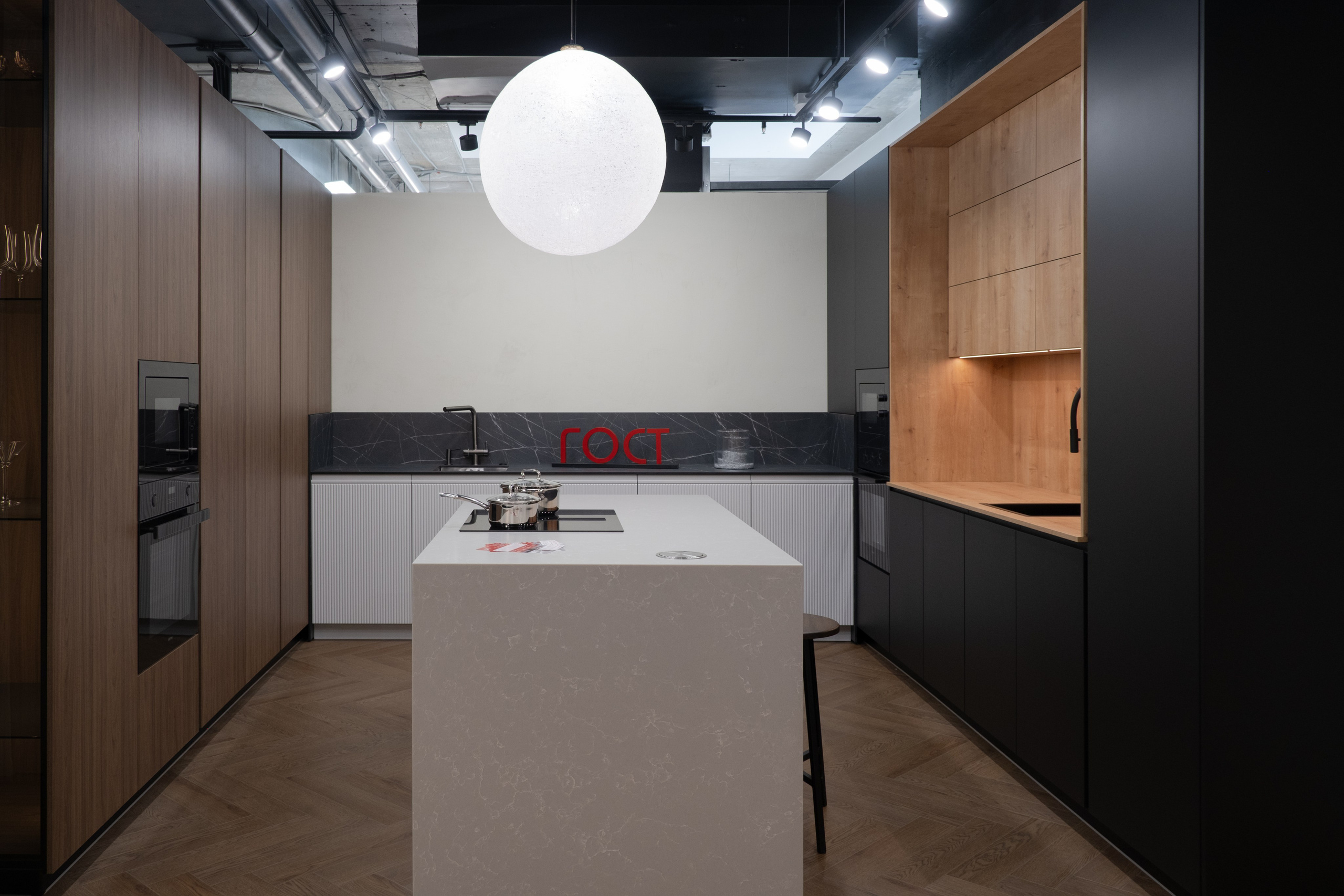 Съемка для мебельного магазина. Фотограф на камеру и мобильная съемка в Казани Лидия