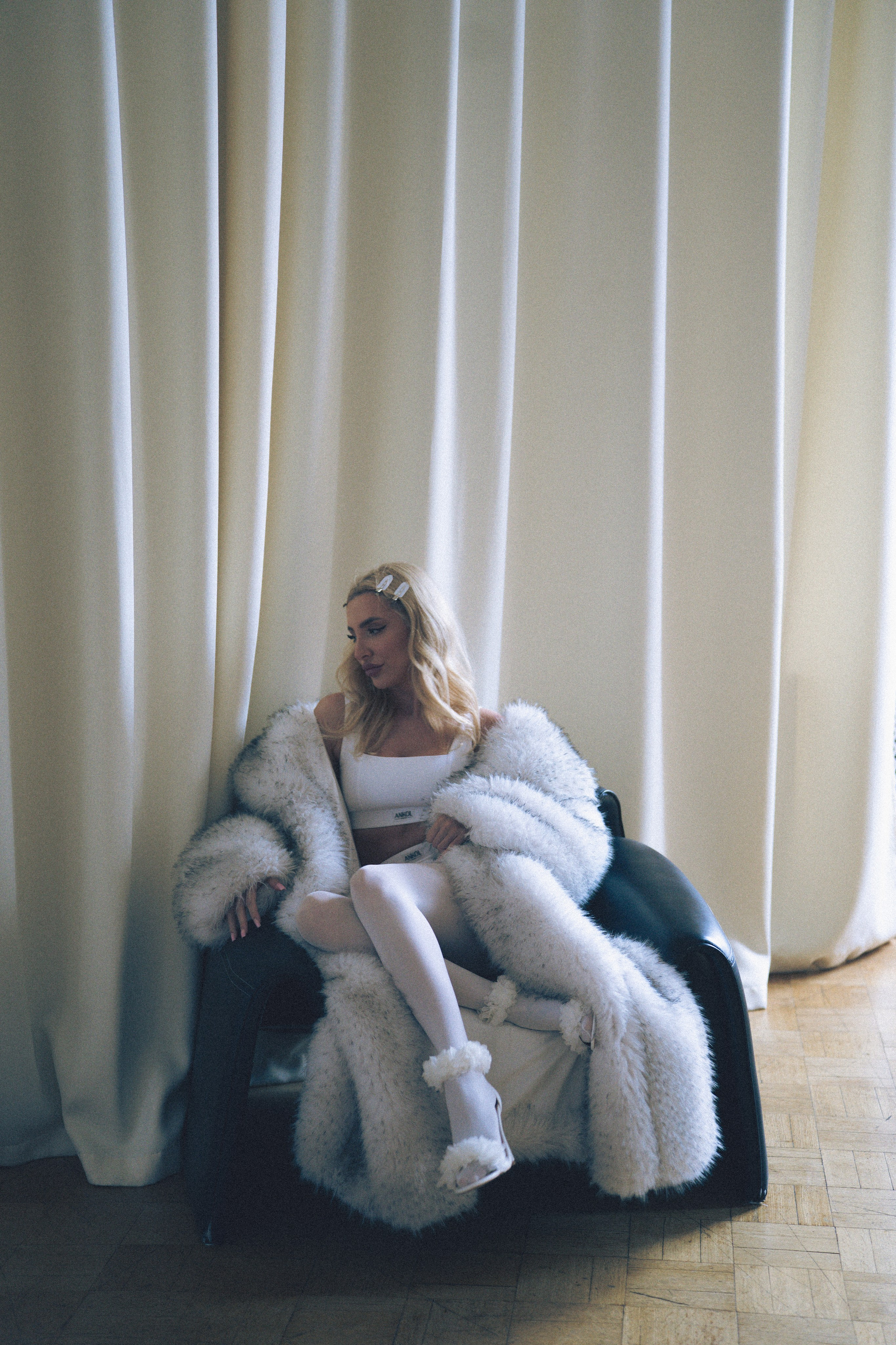 МИНИМАЛИЗМ В СТУДИИ НА ЧЕРНЫШЕВСКОЙ В СТУДИИ С БАЛКОНОМ. Профессиональный фотограф, Санкт-Петербург — Виктория Богомолова