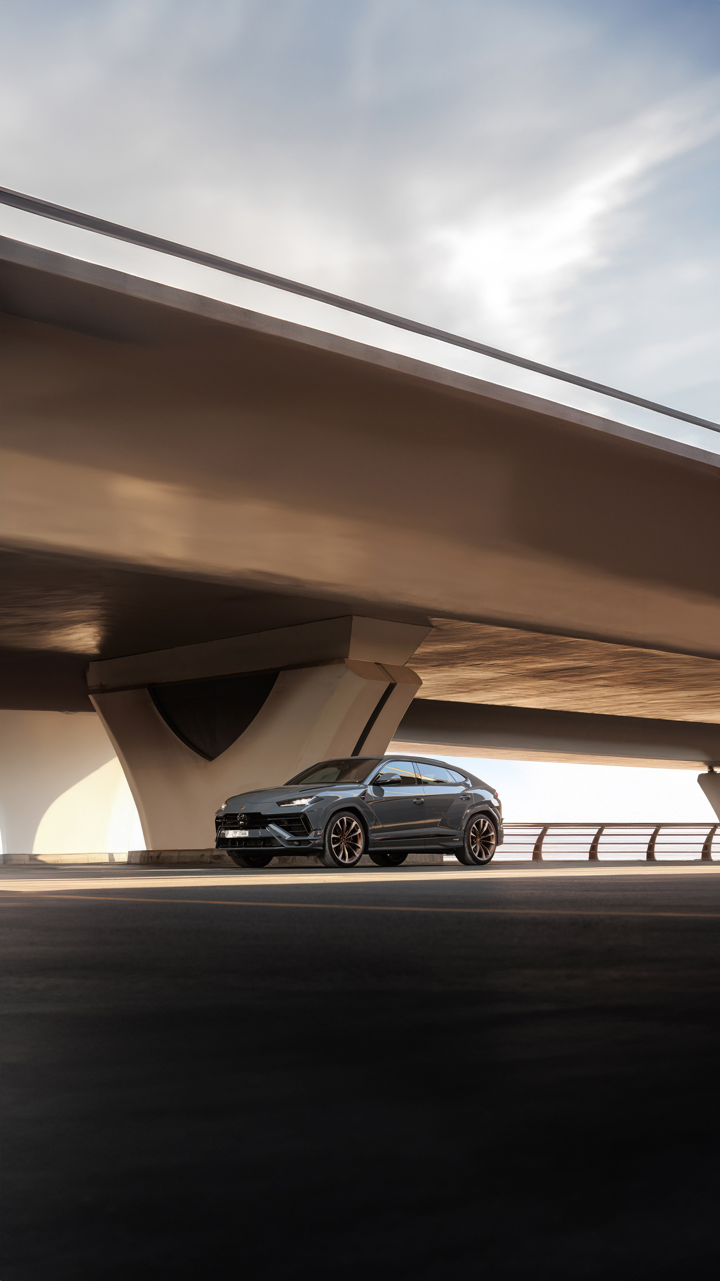 Lamborghini Photoshoot in Dubai — Luxury Car Photography. Evgen Yatsenko — Photographer in Dubai