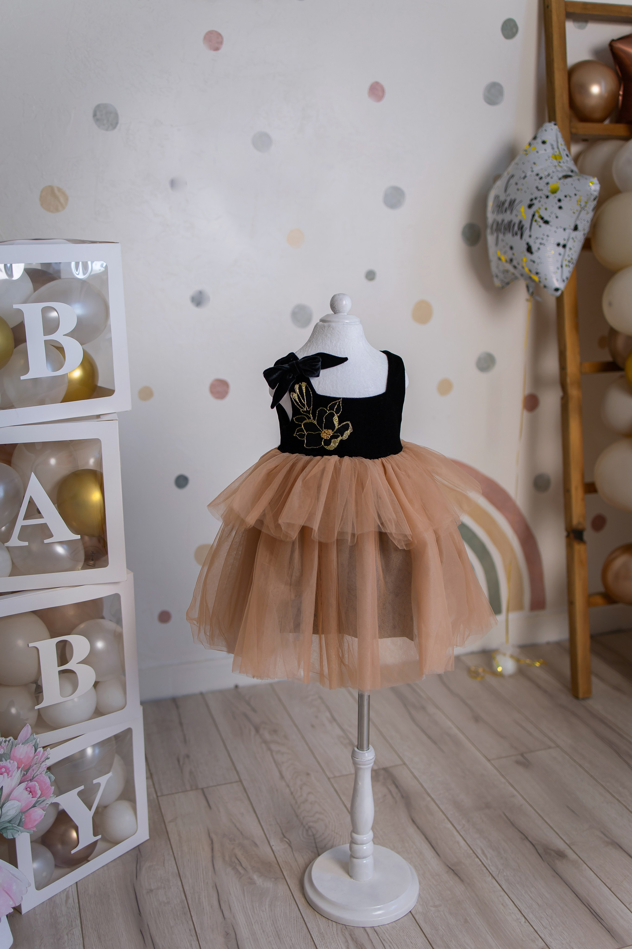 Наряды для детей. Интерьерная фотостудия Background в Омске