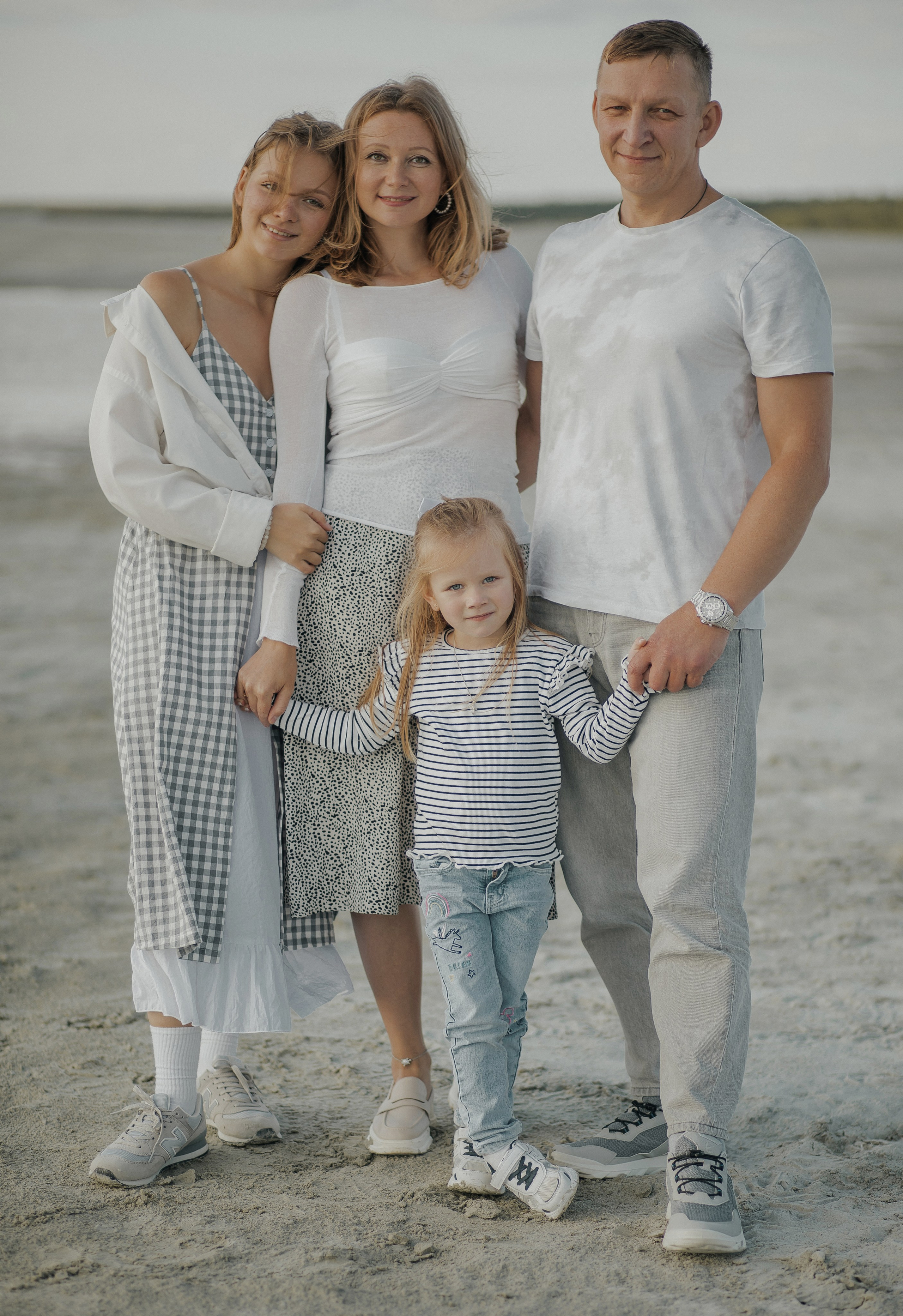 Семейная фотосессия в песках. Свадебный и семейный фотограф Ибрагимова Мария из Екатеринбурга