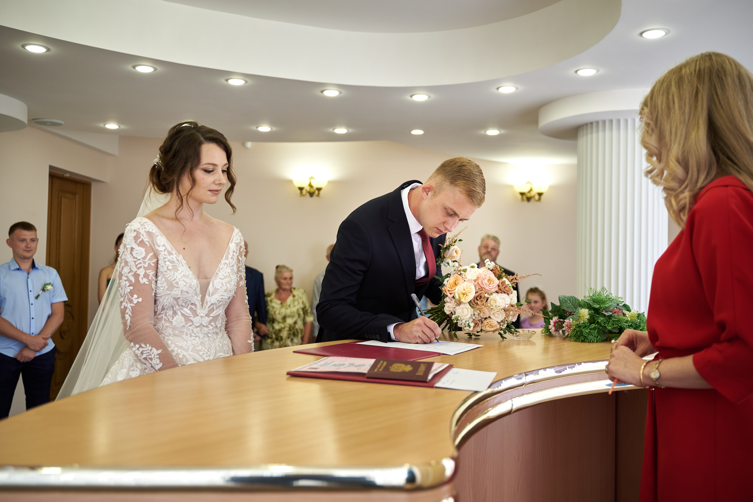 Анонс свадьбы Игоря и Софьи. Профессиональный фотограф Старый Оскол, Губкин — свадьба, венчание, крещение, юбилей и день рождения