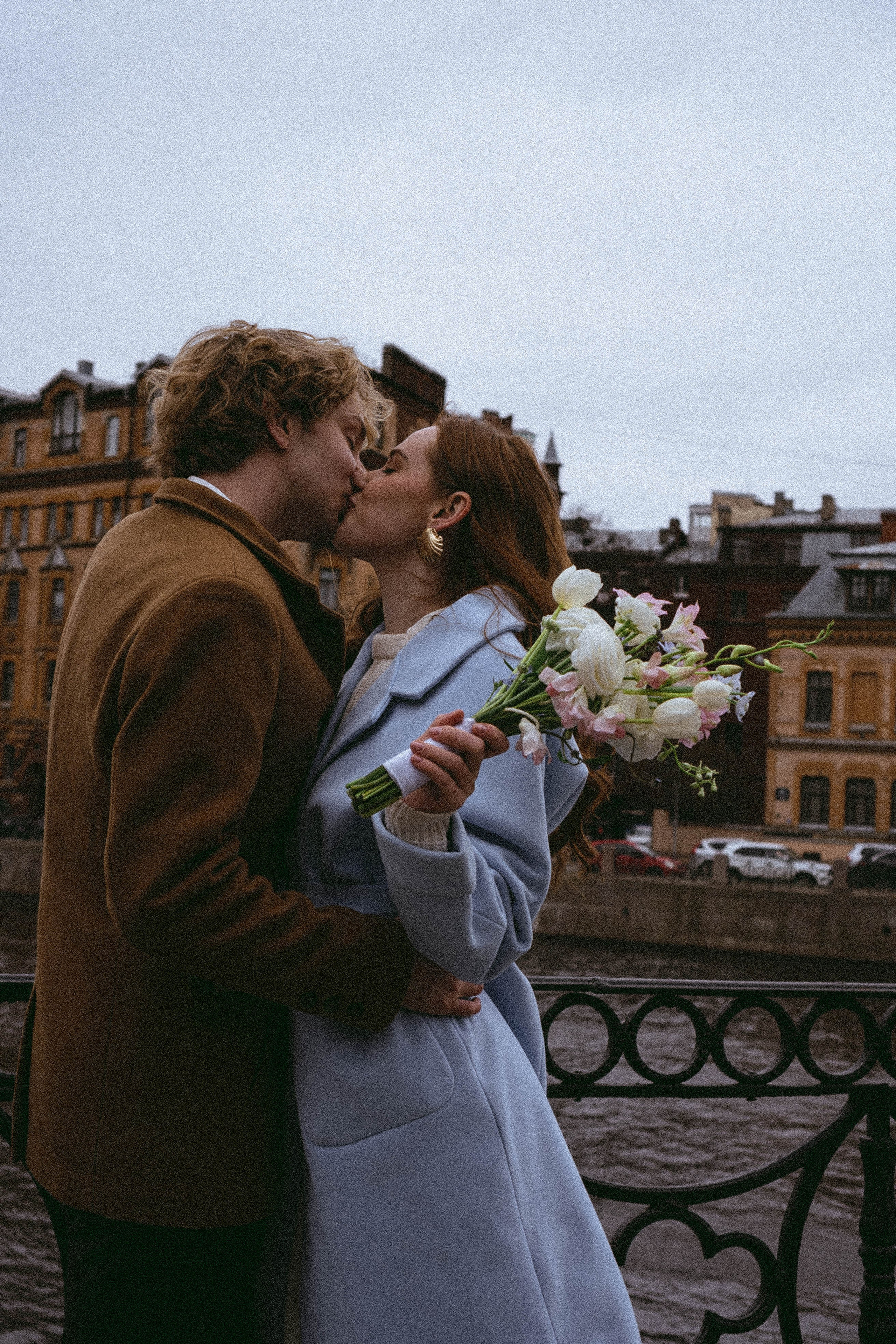СВАДЕБНАЯ ПРОГУЛКА ПО ПЕТРОГРАДКЕ ВЕСНОЙ (ФОТОСЕССИИЯ ПАРЫ СВАДЕБНАЯ). Профессиональный фотограф, Санкт-Петербург — Виктория Богомолова