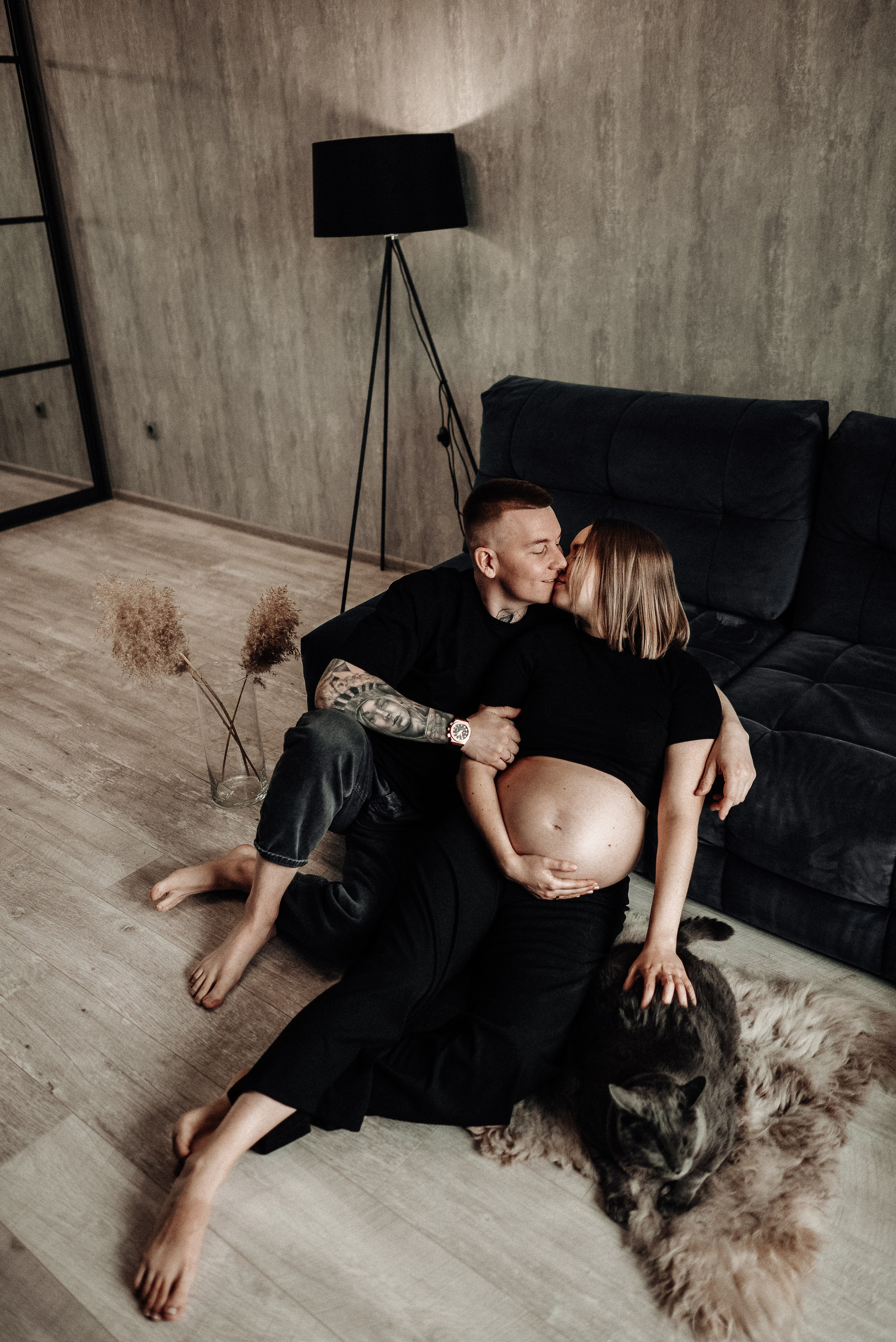 Миша и Ирина в ожидании чуда в домашней обстановке. Свадебный и портретный фотограф в Липецке Юлия Свит