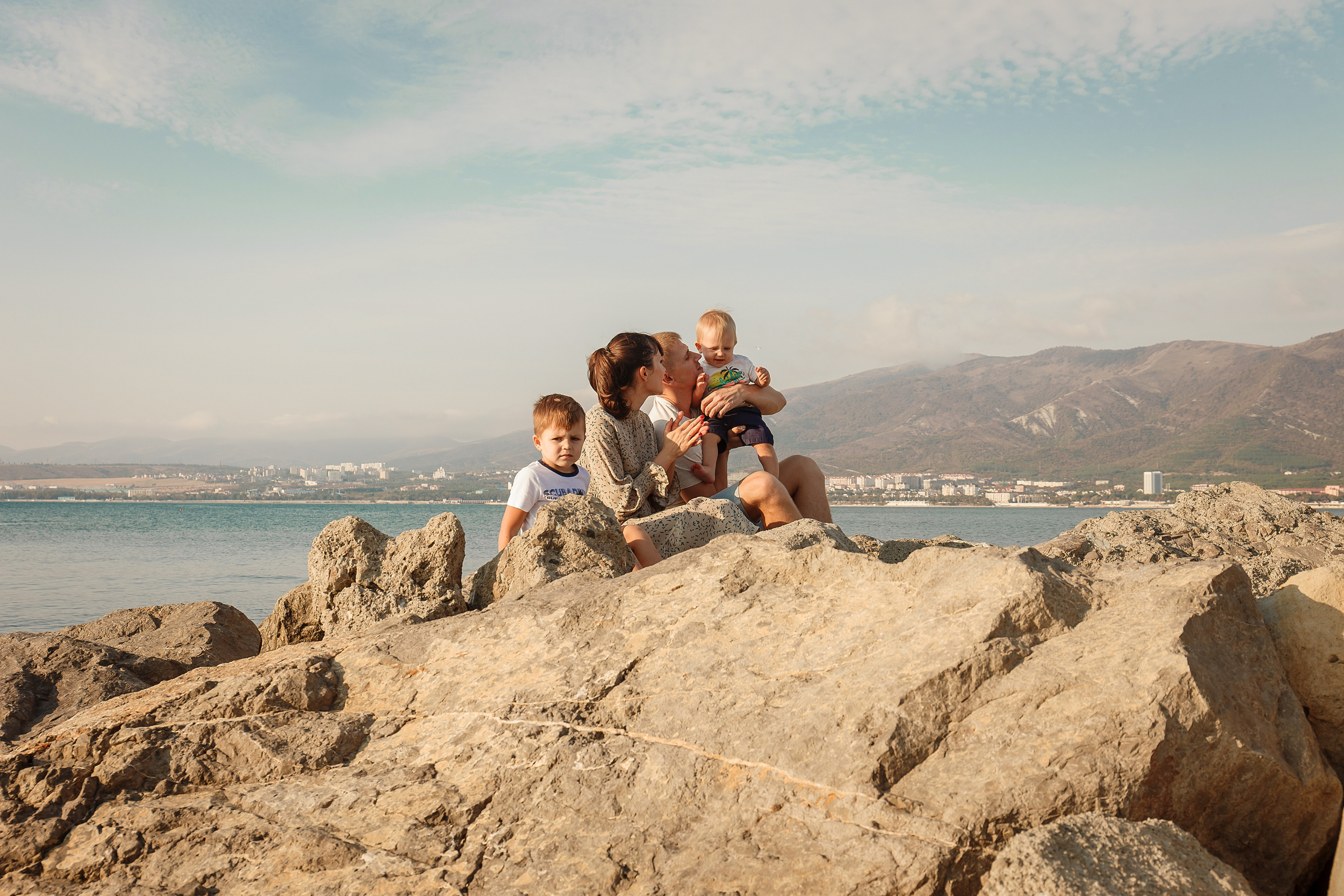 Катя, Максим, Артем и Рома. Фотограф в Геленджике, Архипо-Осиповке, Абрау-Дюрсо, Кринице Виктория